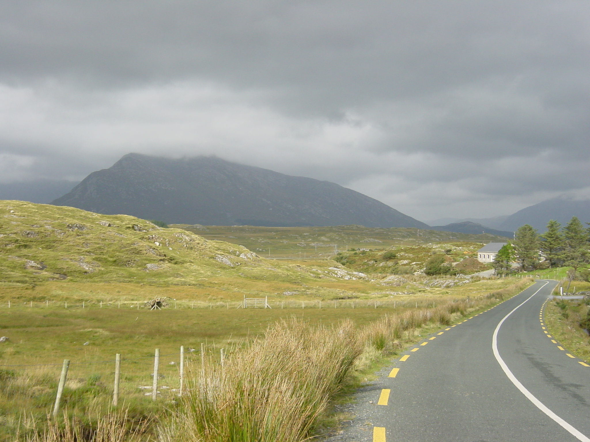 Picture Ireland Connemara 2003-09 38 - Center Connemara