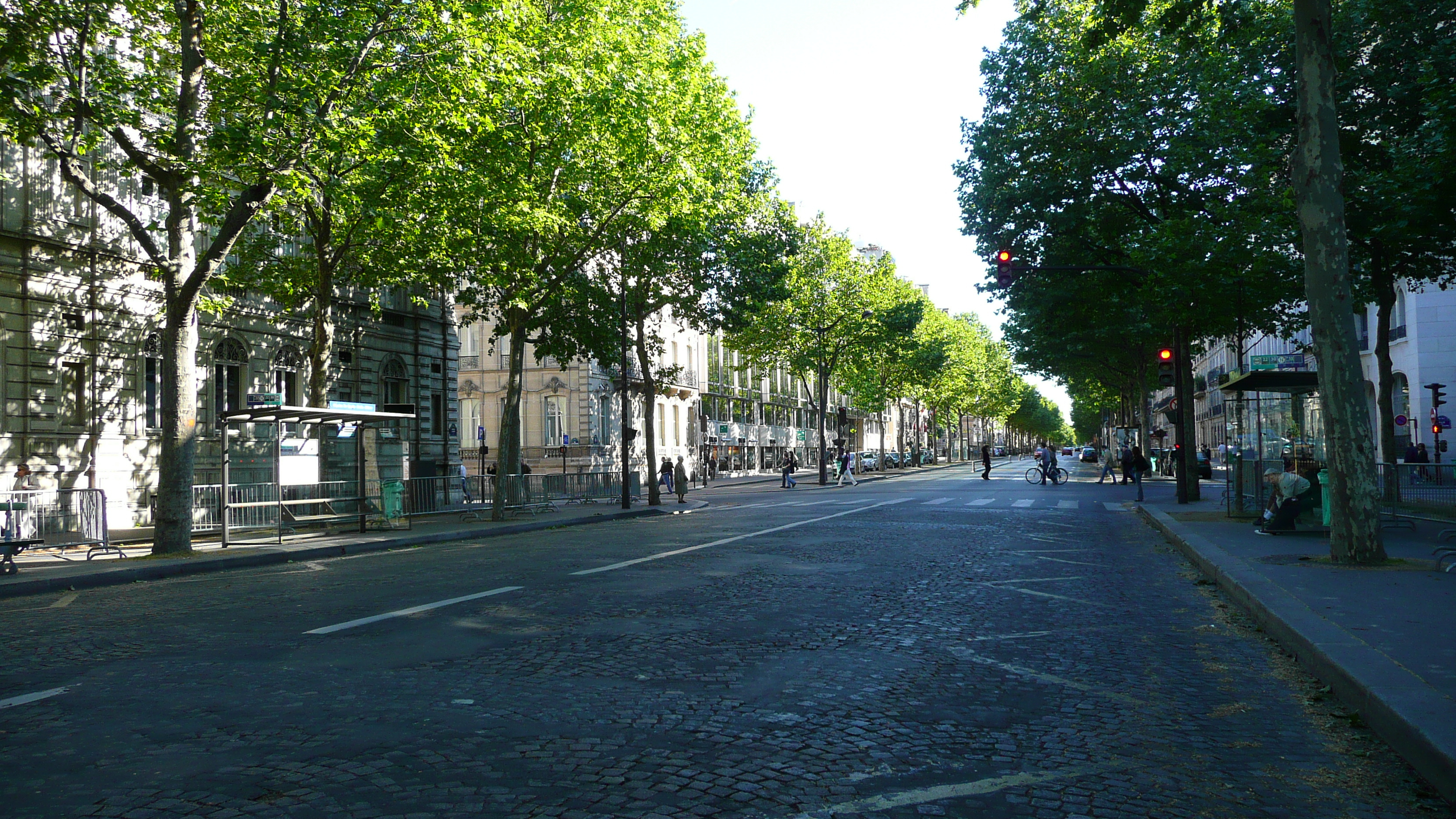 Picture France Paris Etoile and Arc de Triomphe 2007-05 41 - Around Etoile and Arc de Triomphe