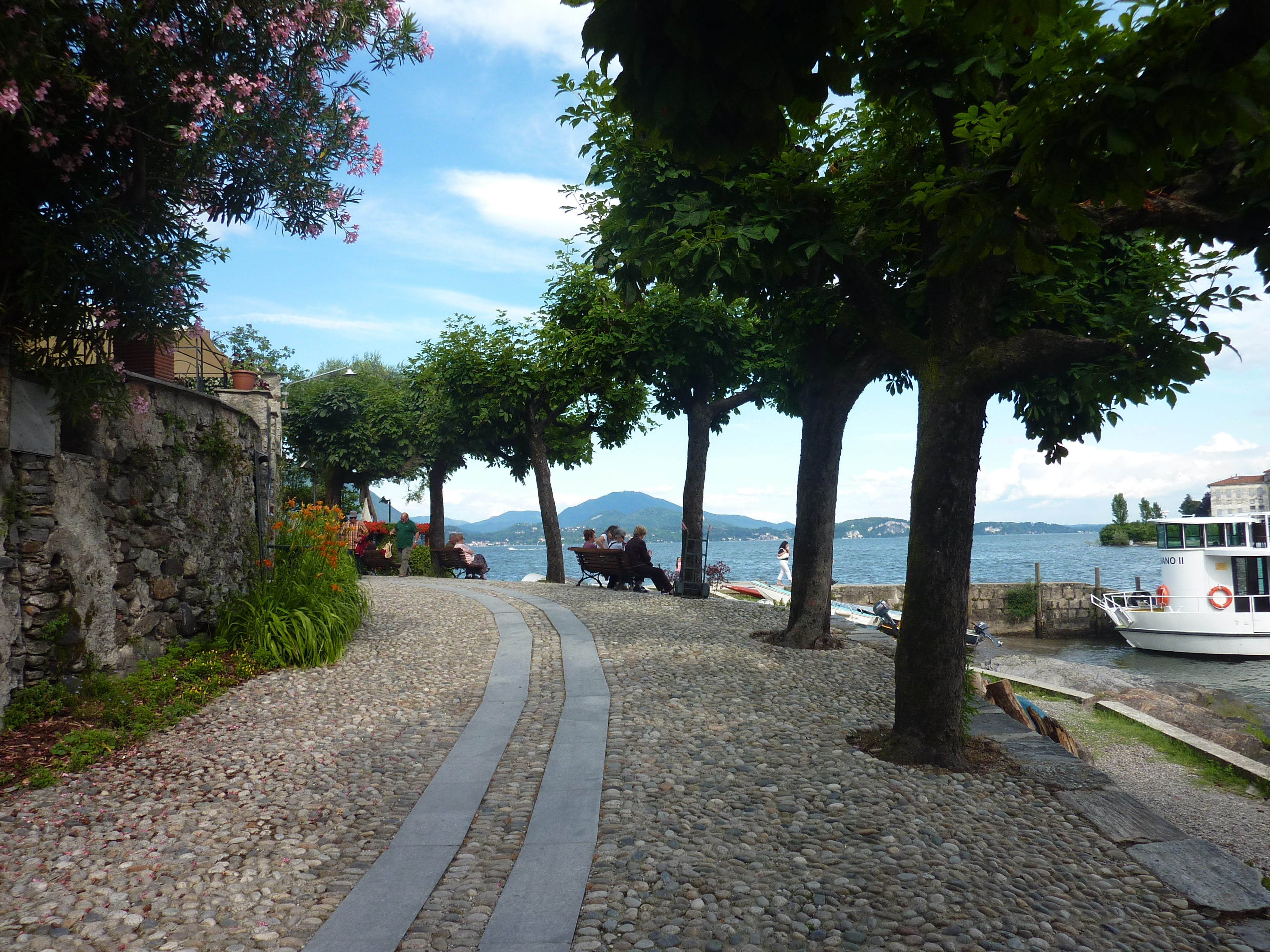 Picture Italy Isola Pescatori 2009-06 37 - Around Isola Pescatori