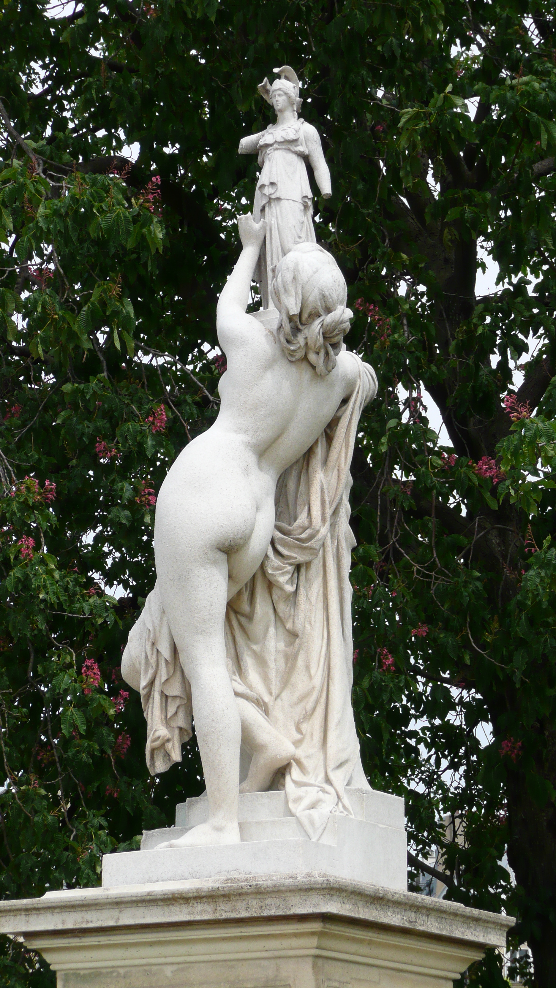 Picture France Paris Garden of Tuileries 2007-05 45 - Center Garden of Tuileries