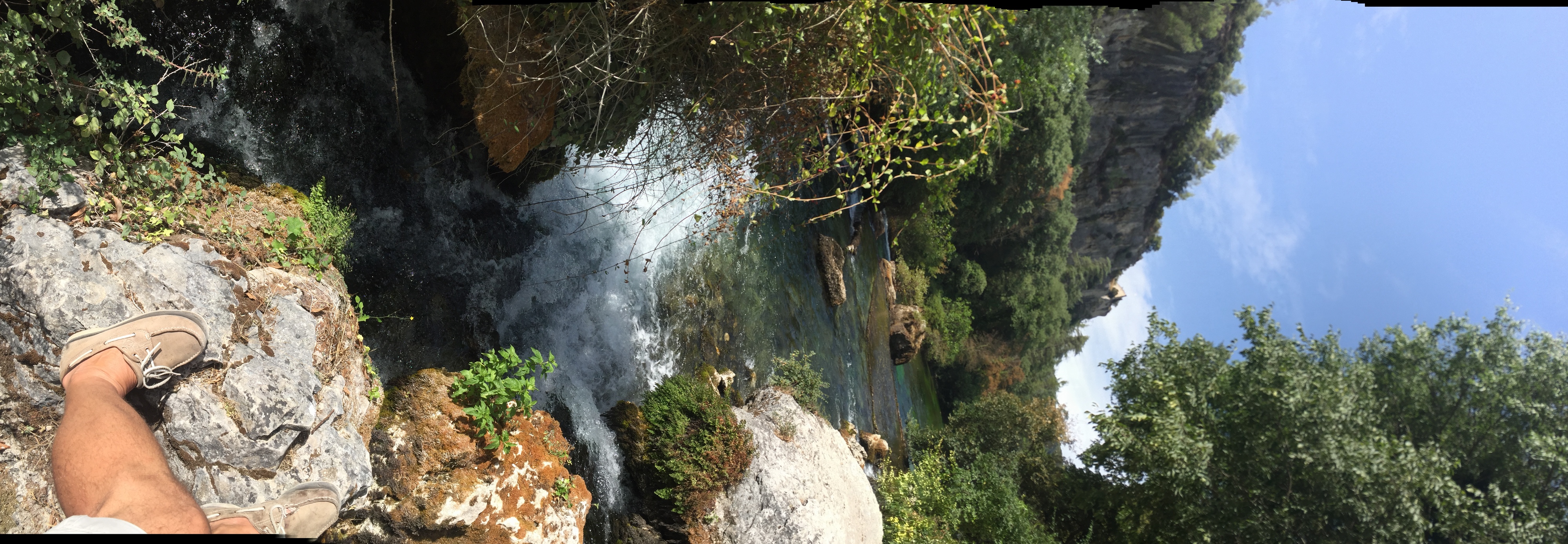 Picture France Fontaine-de-Vaucluse 2017-08 34 - Center Fontaine-de-Vaucluse