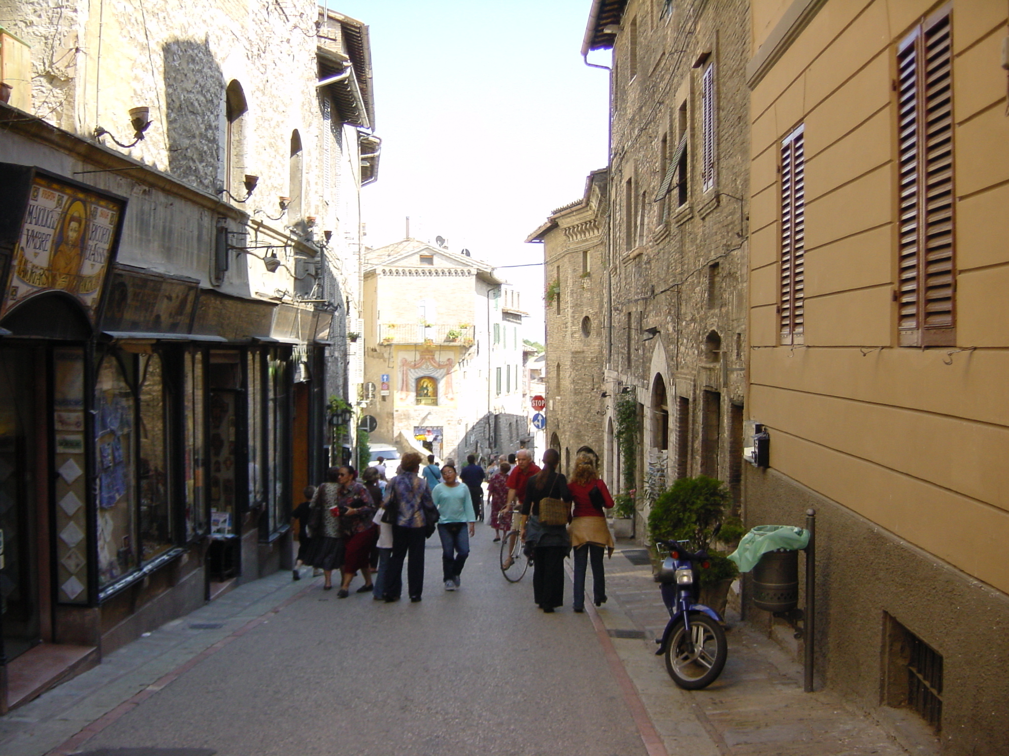 Picture Italy Assisi 2002-07 15 - History Assisi