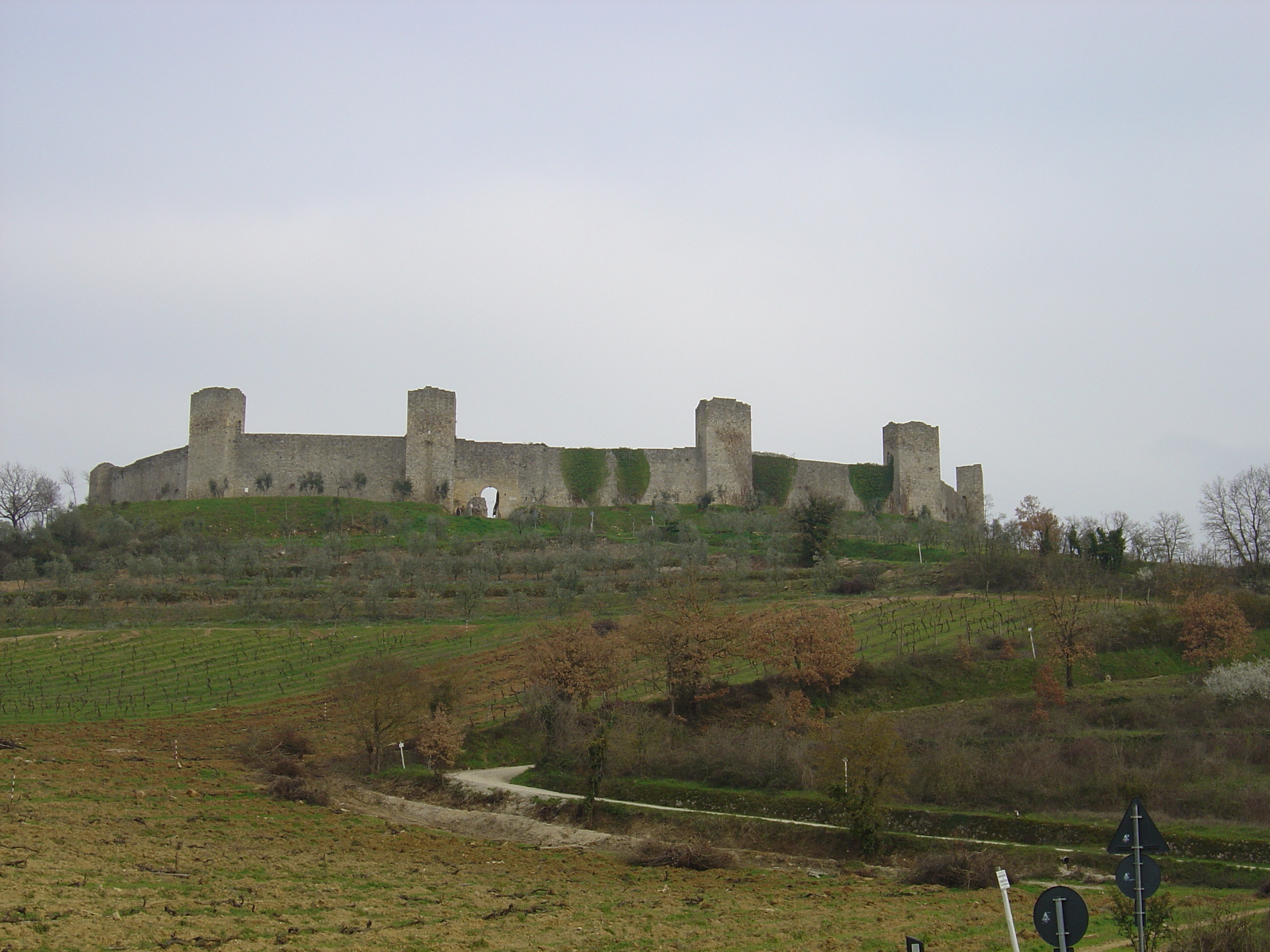 Picture Italy Monteriggioni 2004-03 5 - Discovery Monteriggioni