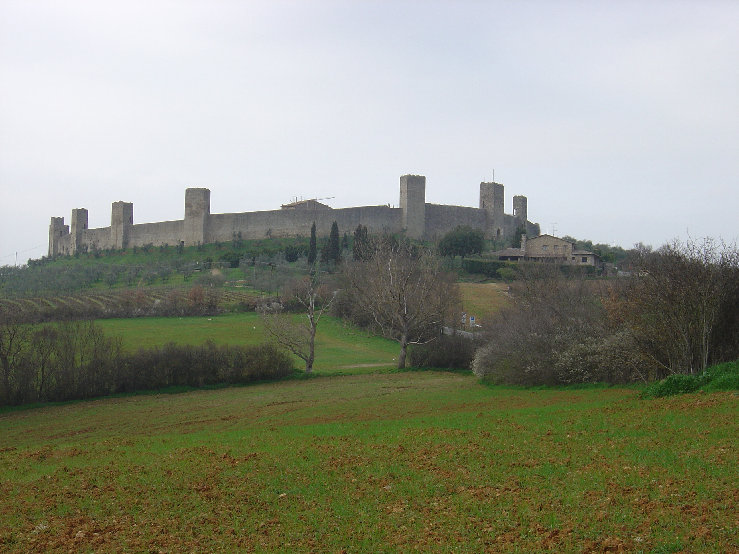 Picture Italy Monteriggioni 2004-03 6 - Tours Monteriggioni