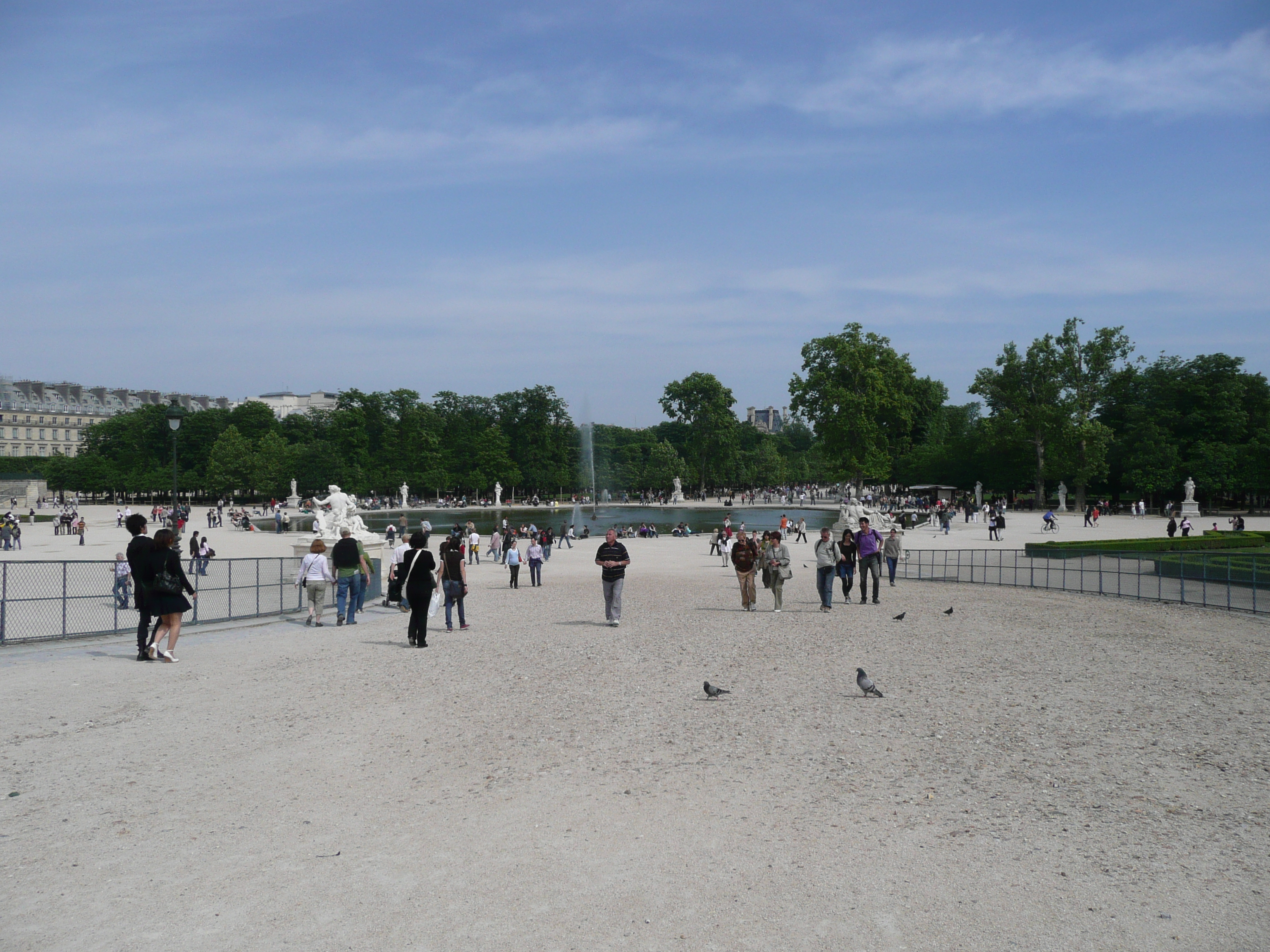 Picture France Paris Garden of Tuileries 2007-05 303 - Center Garden of Tuileries