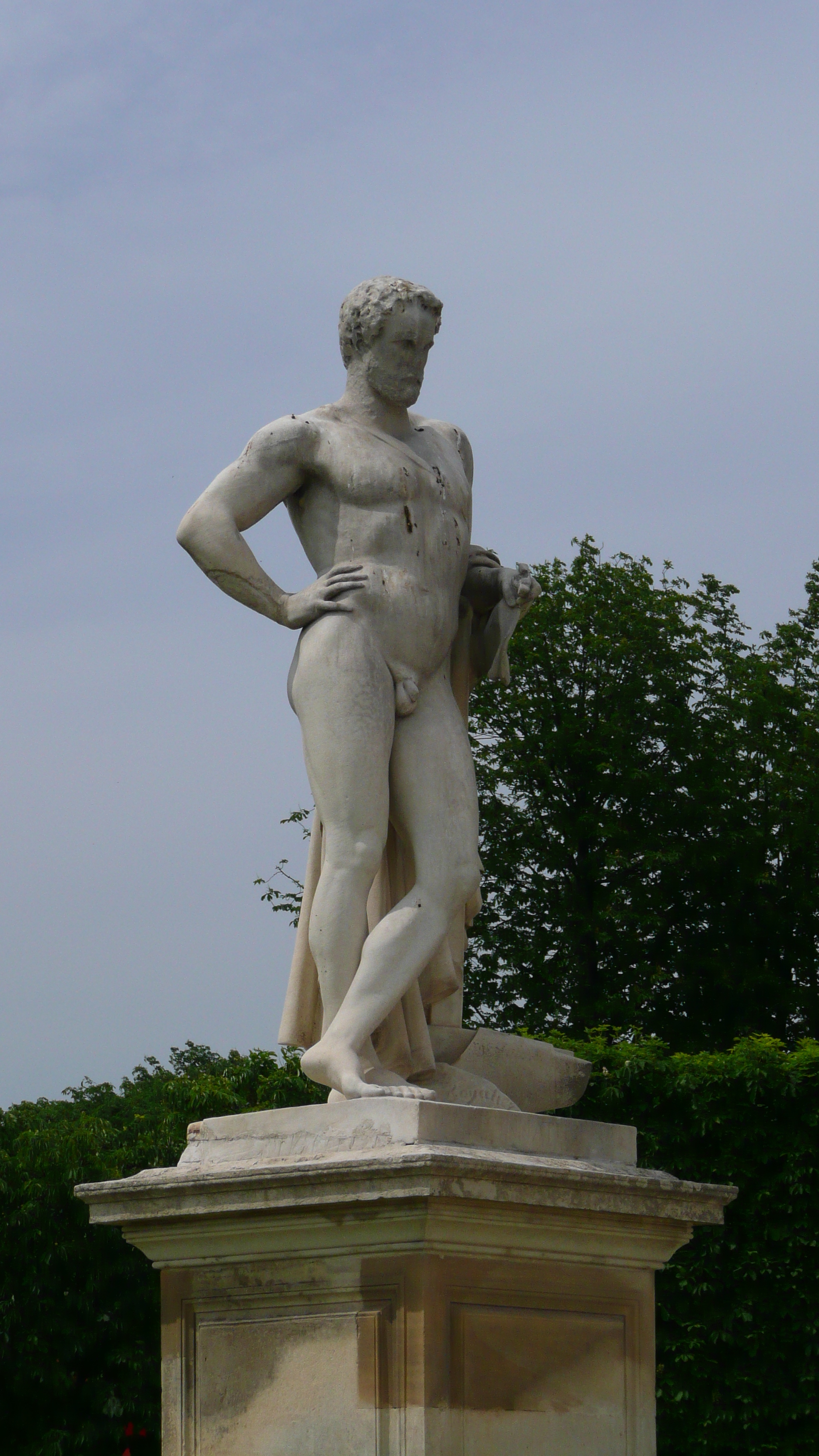 Picture France Paris Garden of Tuileries 2007-05 91 - Center Garden of Tuileries