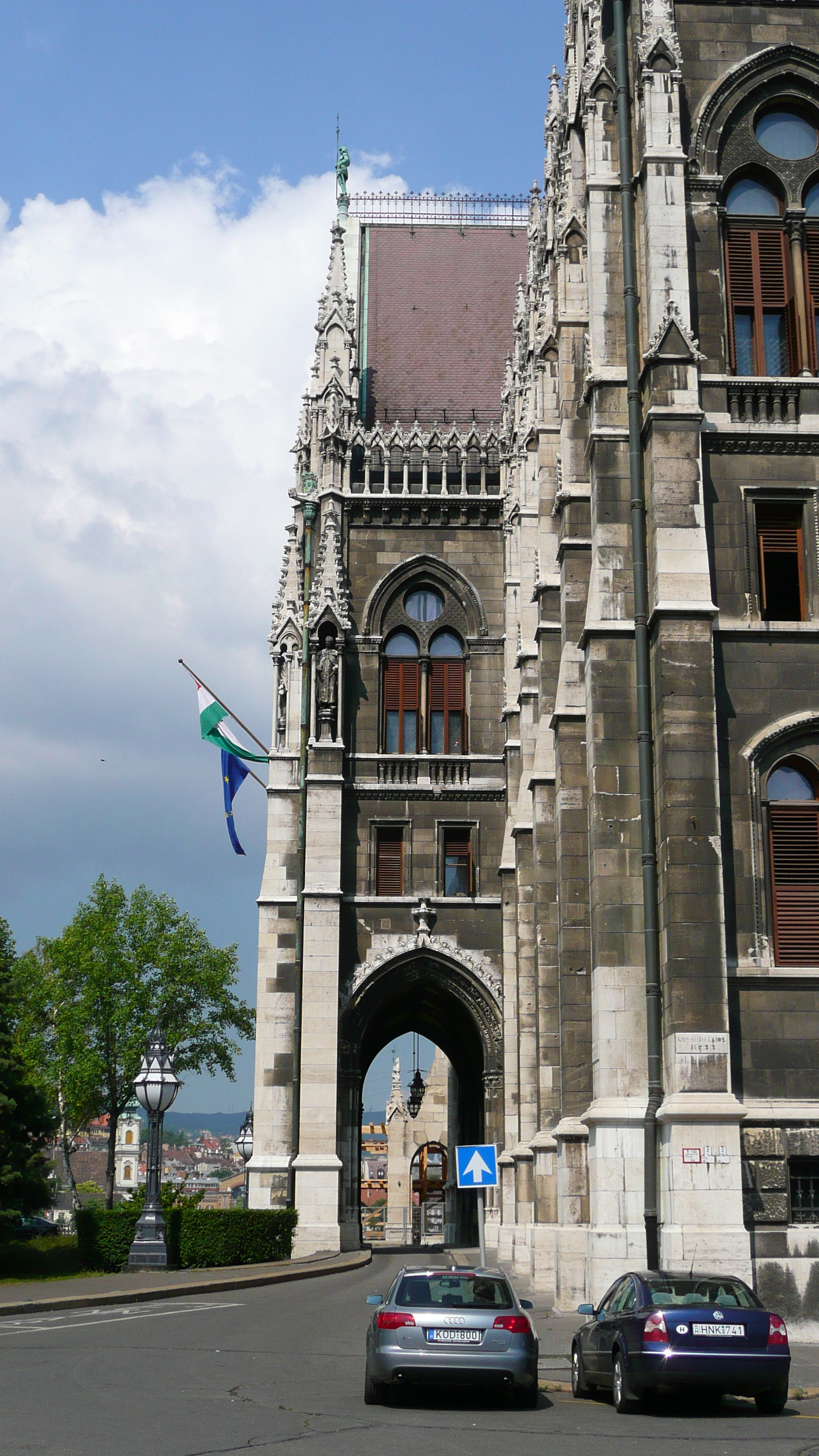 Picture Hungary Budapest Budapest Parliament 2007-06 9 - Around Budapest Parliament