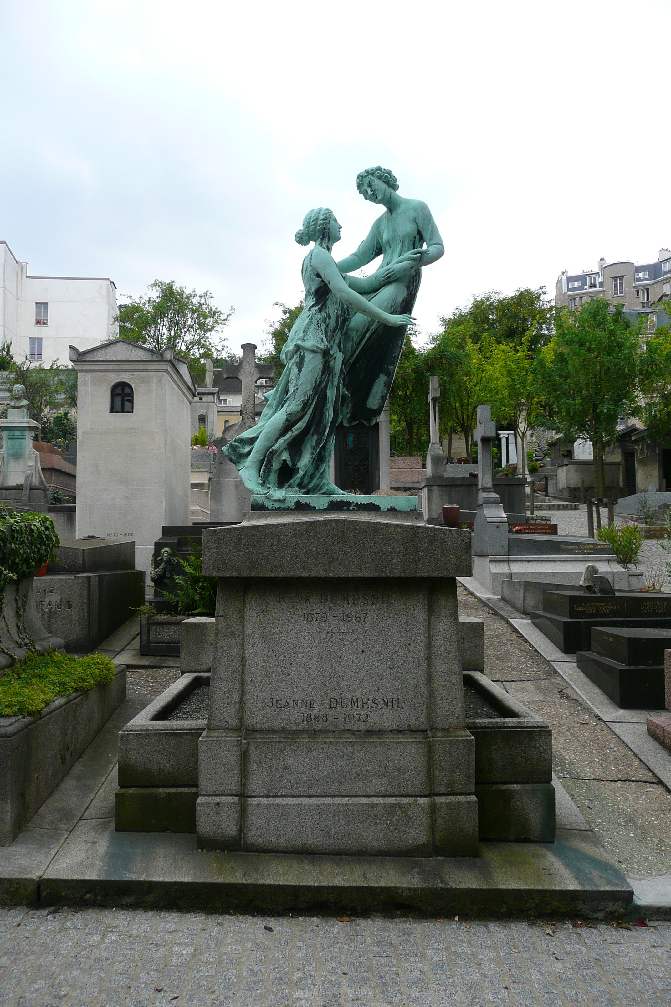 Picture France Paris St. Vincent Cemetery 2007-06 3 - Center St. Vincent Cemetery