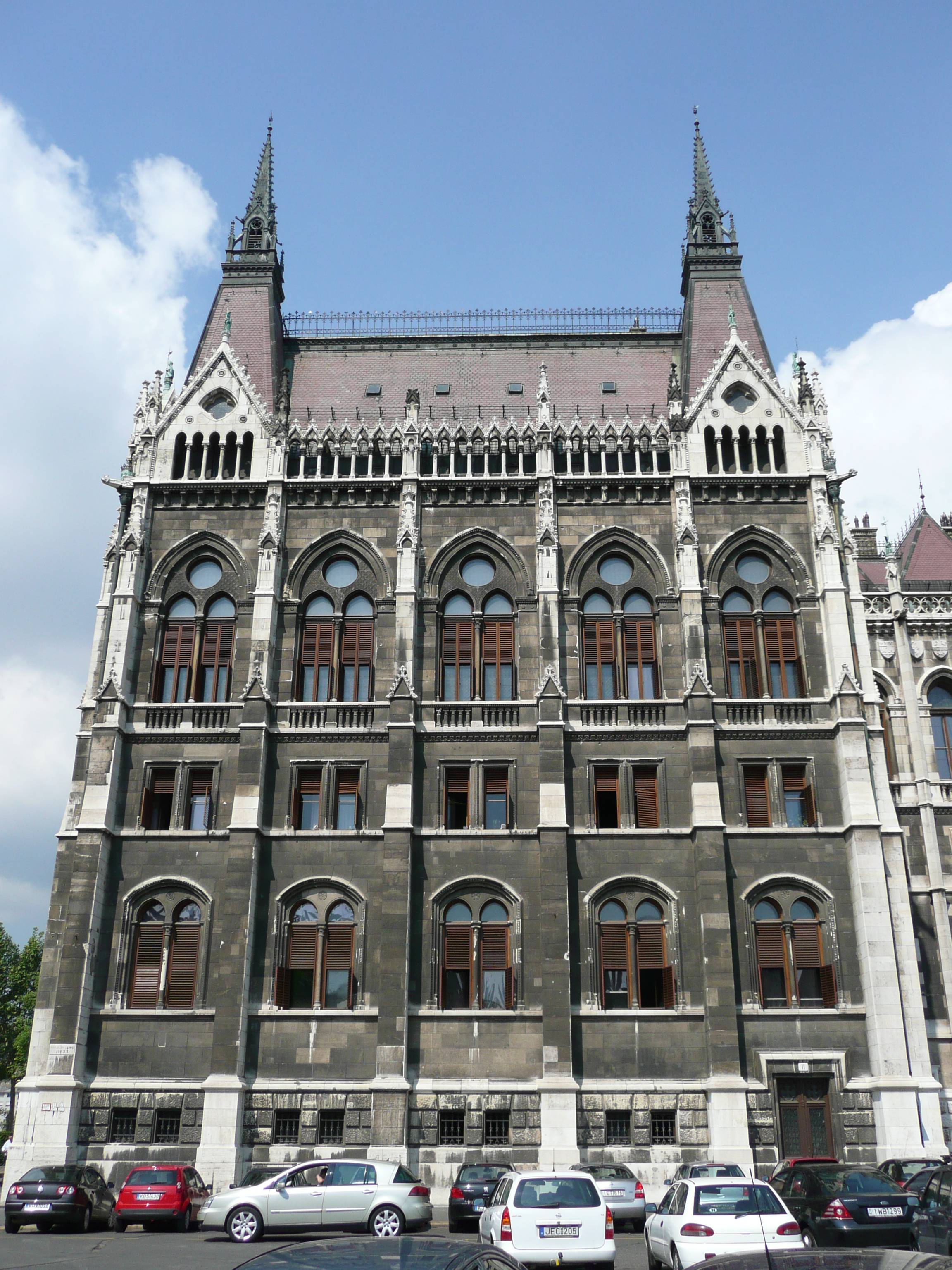 Picture Hungary Budapest Budapest Parliament 2007-06 16 - Around Budapest Parliament