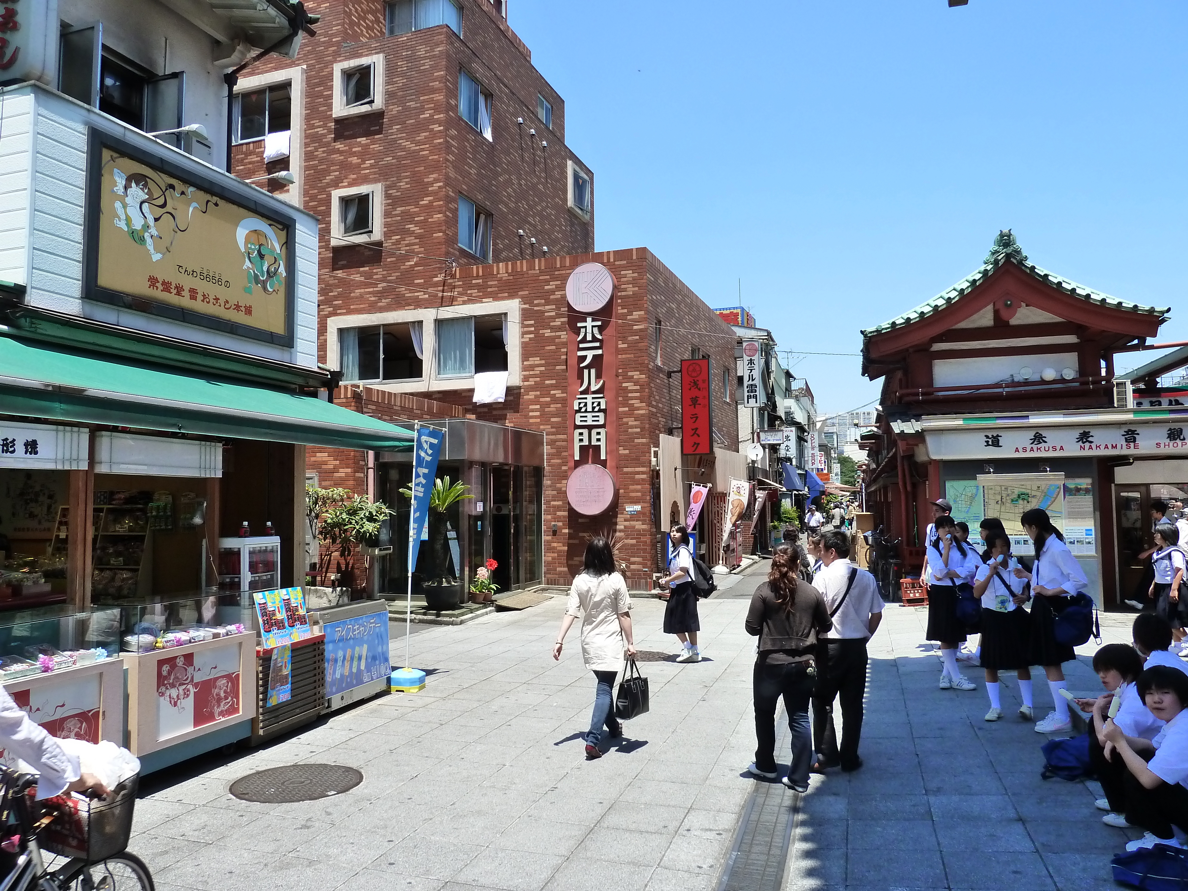 Picture Japan Tokyo Asakusa 2010-06 70 - Around Asakusa