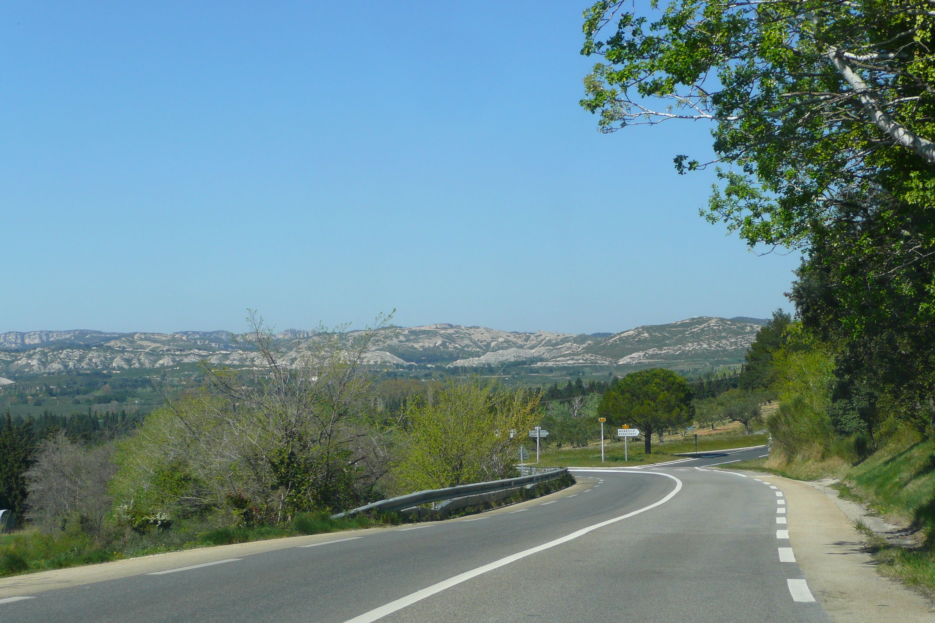 Picture France Provence Aix to Mouries road 2008-04 18 - Center Aix to Mouries road