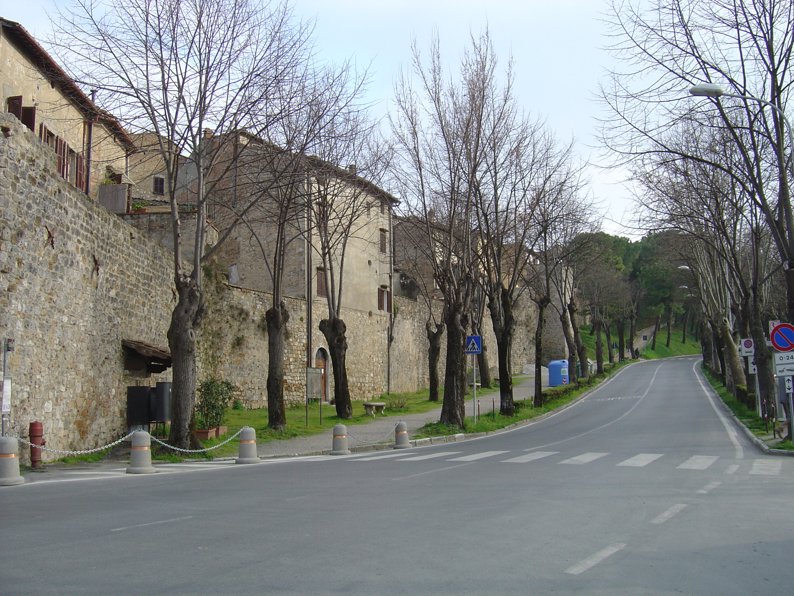 Picture Italy San Gimignano 2004-03 31 - Discovery San Gimignano