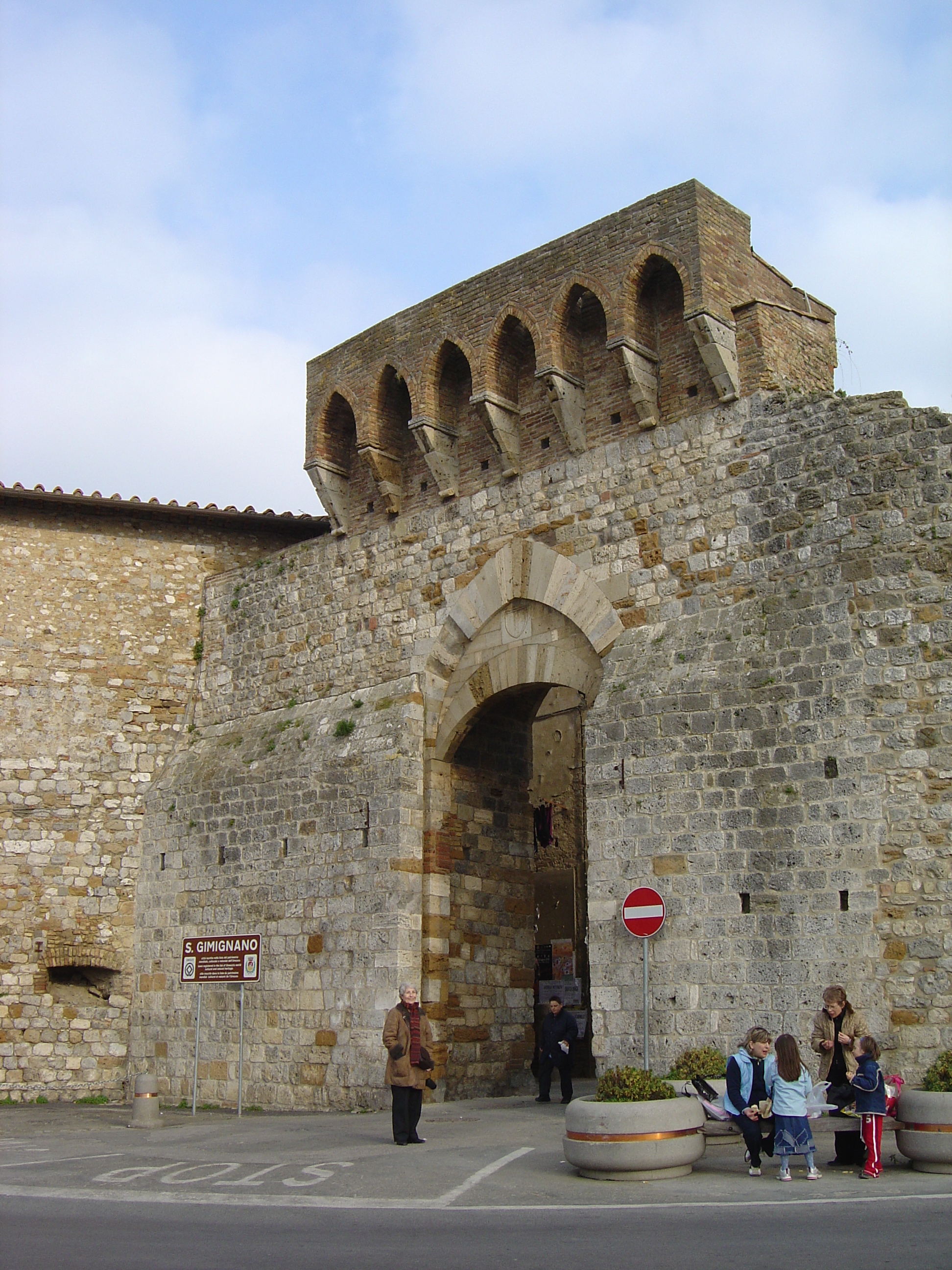 Picture Italy San Gimignano 2004-03 28 - History San Gimignano