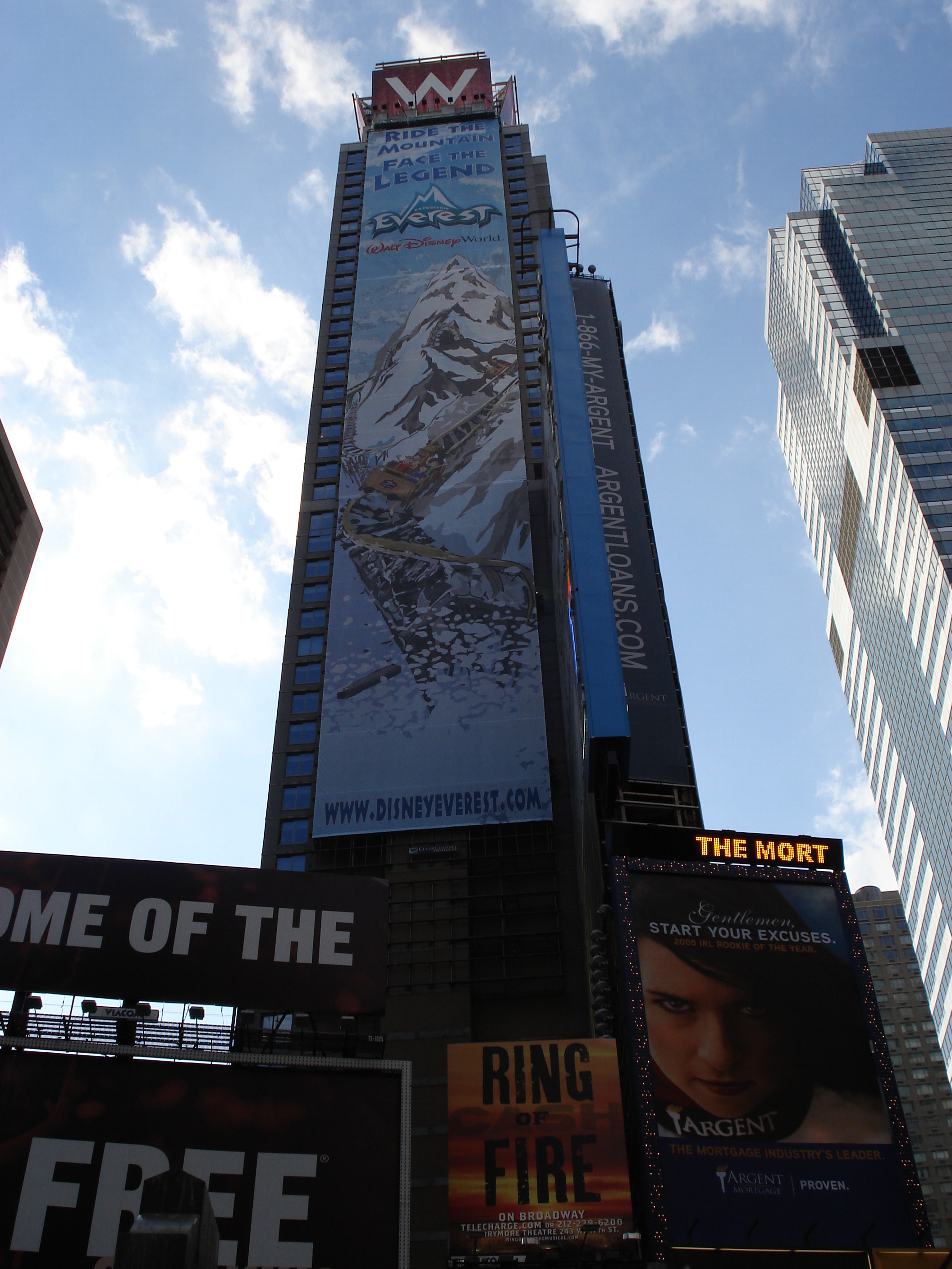 Picture United States New York Time Square 2006-03 38 - Journey Time Square