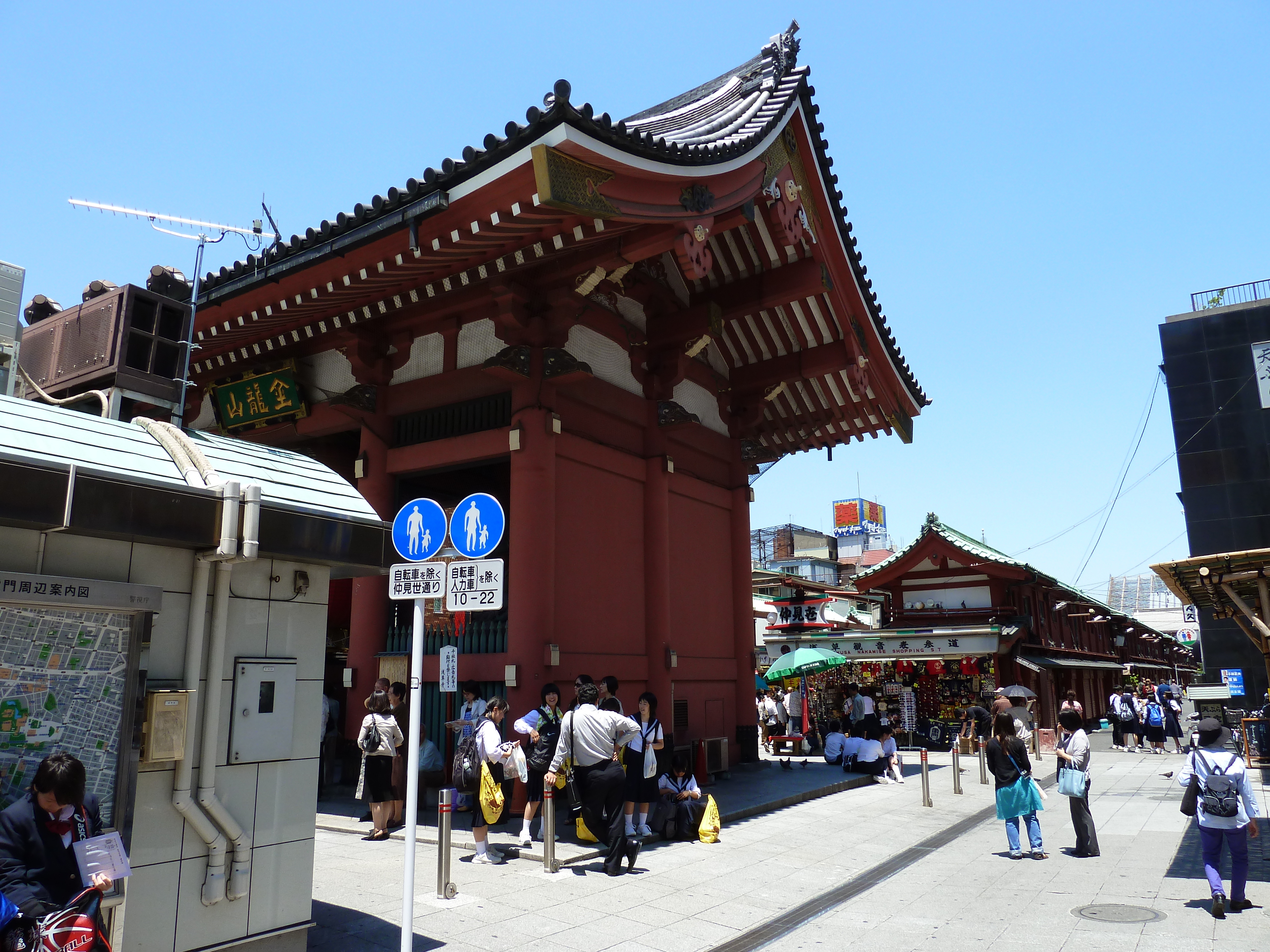 Picture Japan Tokyo Asakusa 2010-06 62 - Recreation Asakusa