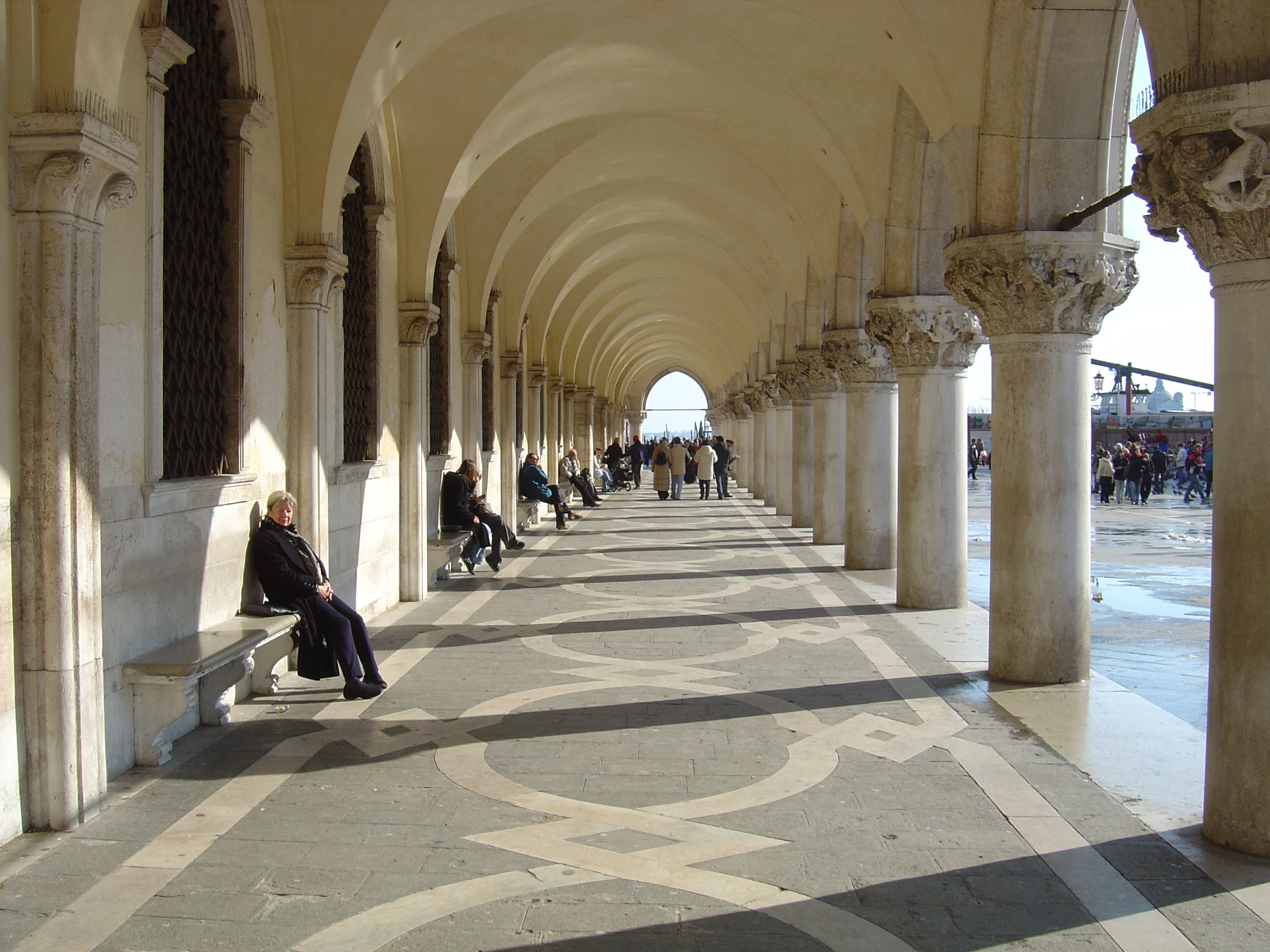 Picture Italy Venice 2005-03 93 - Recreation Venice