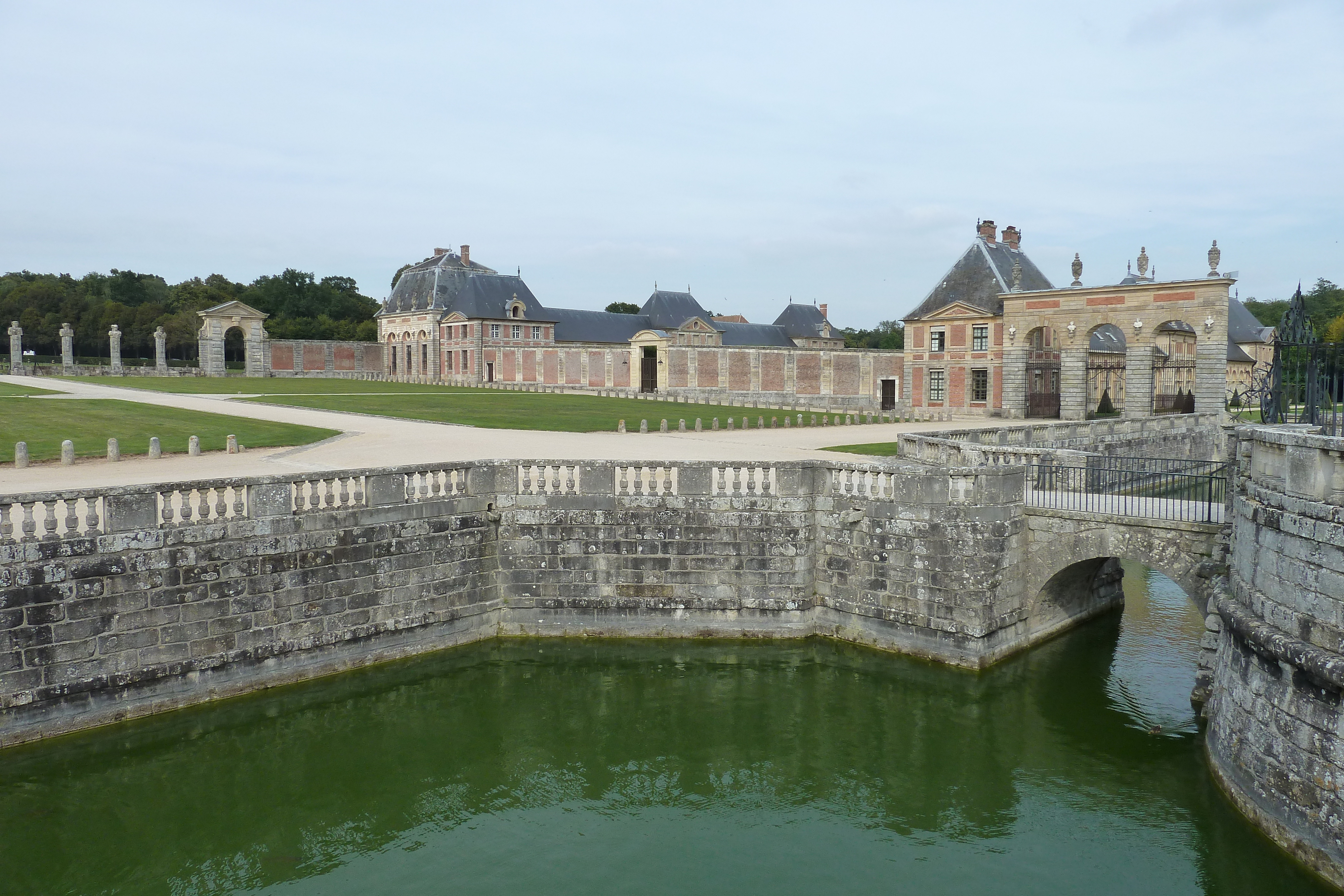 Picture France Vaux Le Vicomte Castle Vaux Le Vicomte Gardens 2010-09 40 - Tours Vaux Le Vicomte Gardens