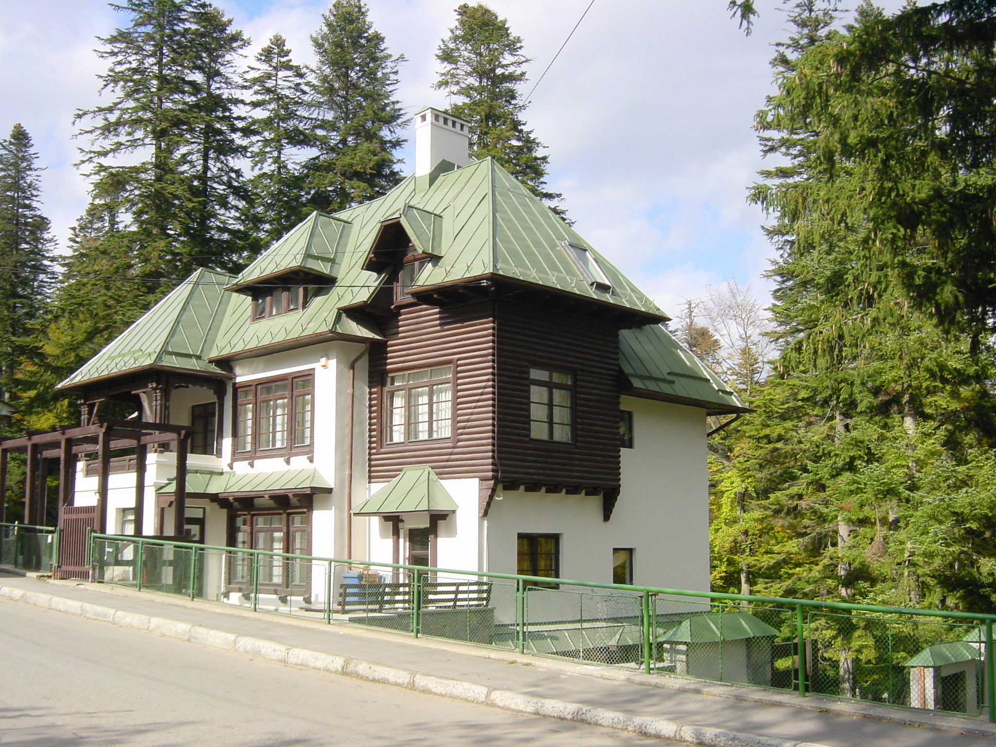 Picture Romania Sinaia 2003-10 74 - Center Sinaia