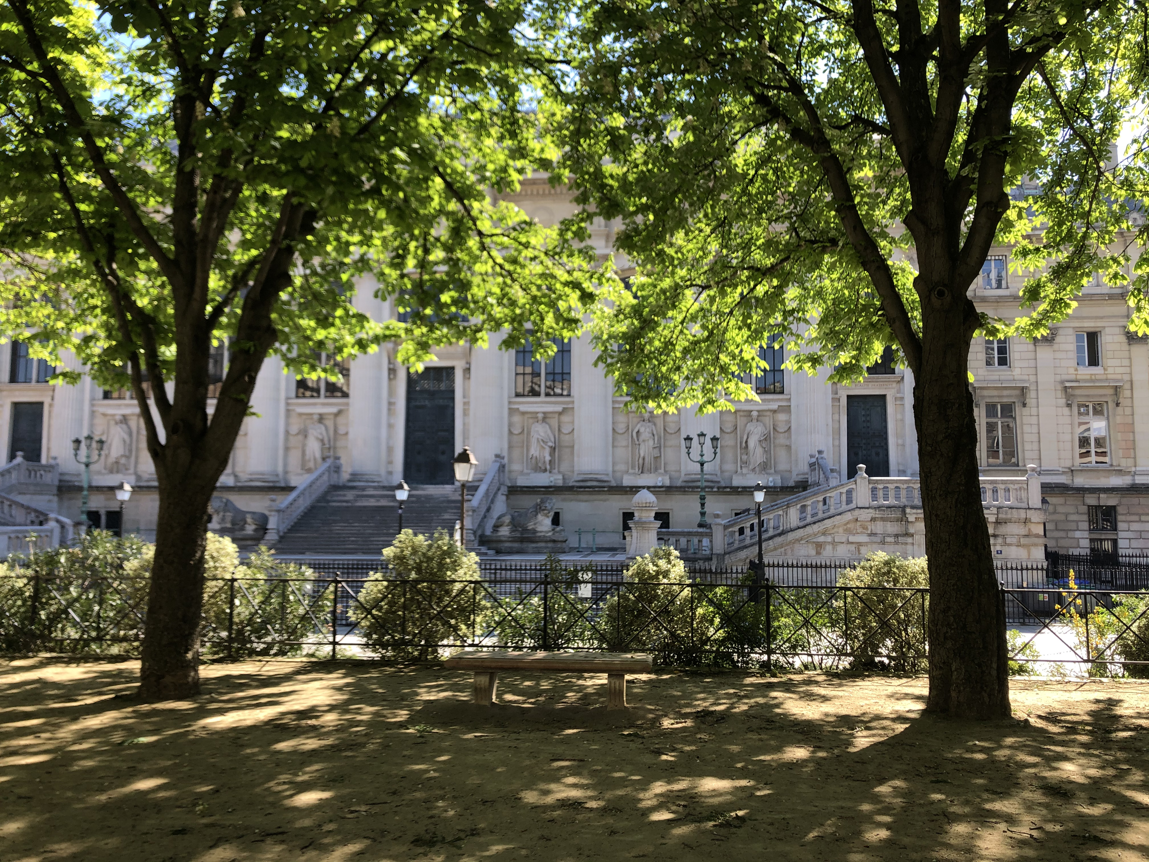 Picture France Paris lockdown 2020-04 303 - Tour Paris lockdown