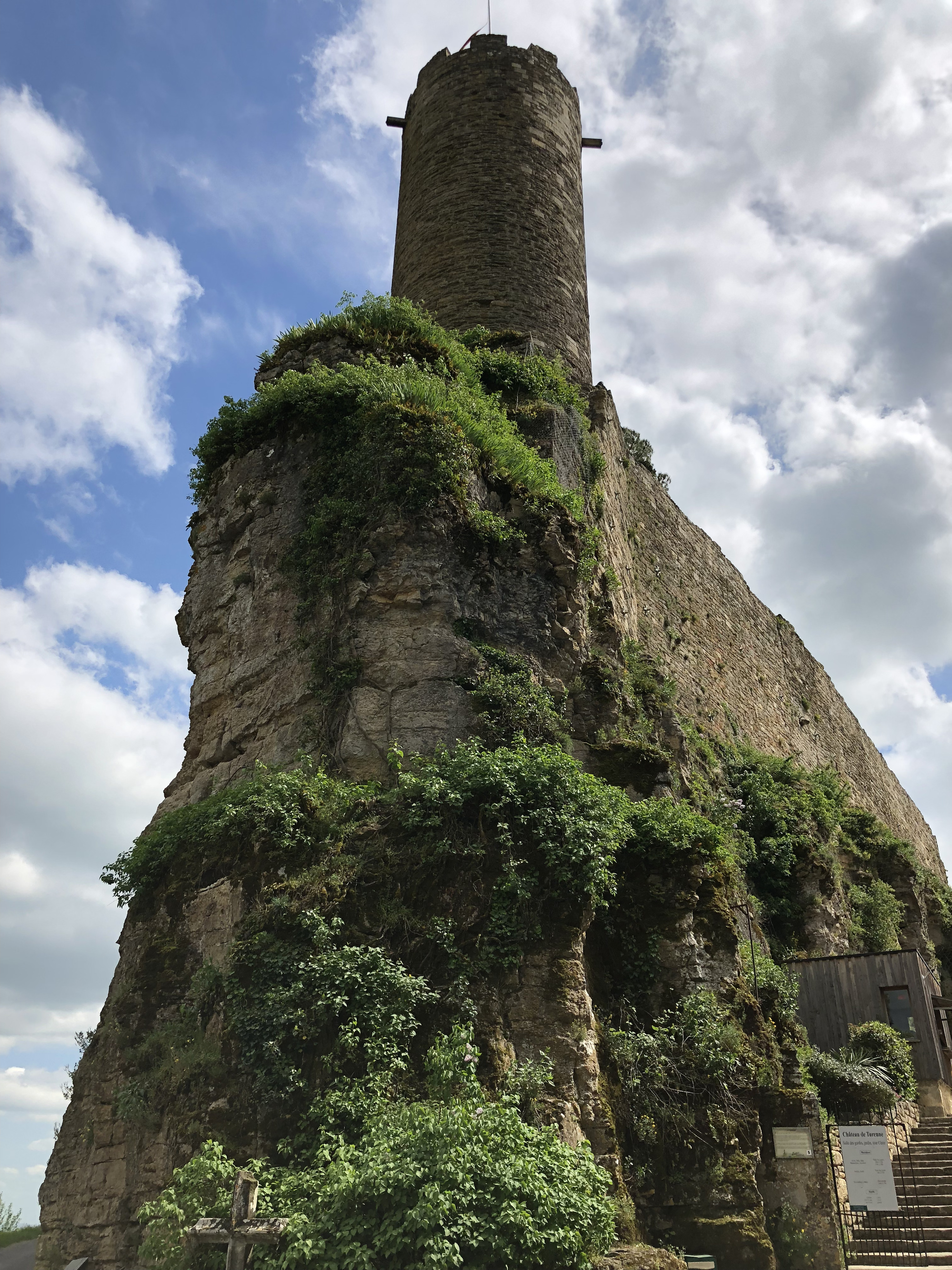 Picture France Turenne 2018-04 59 - History Turenne