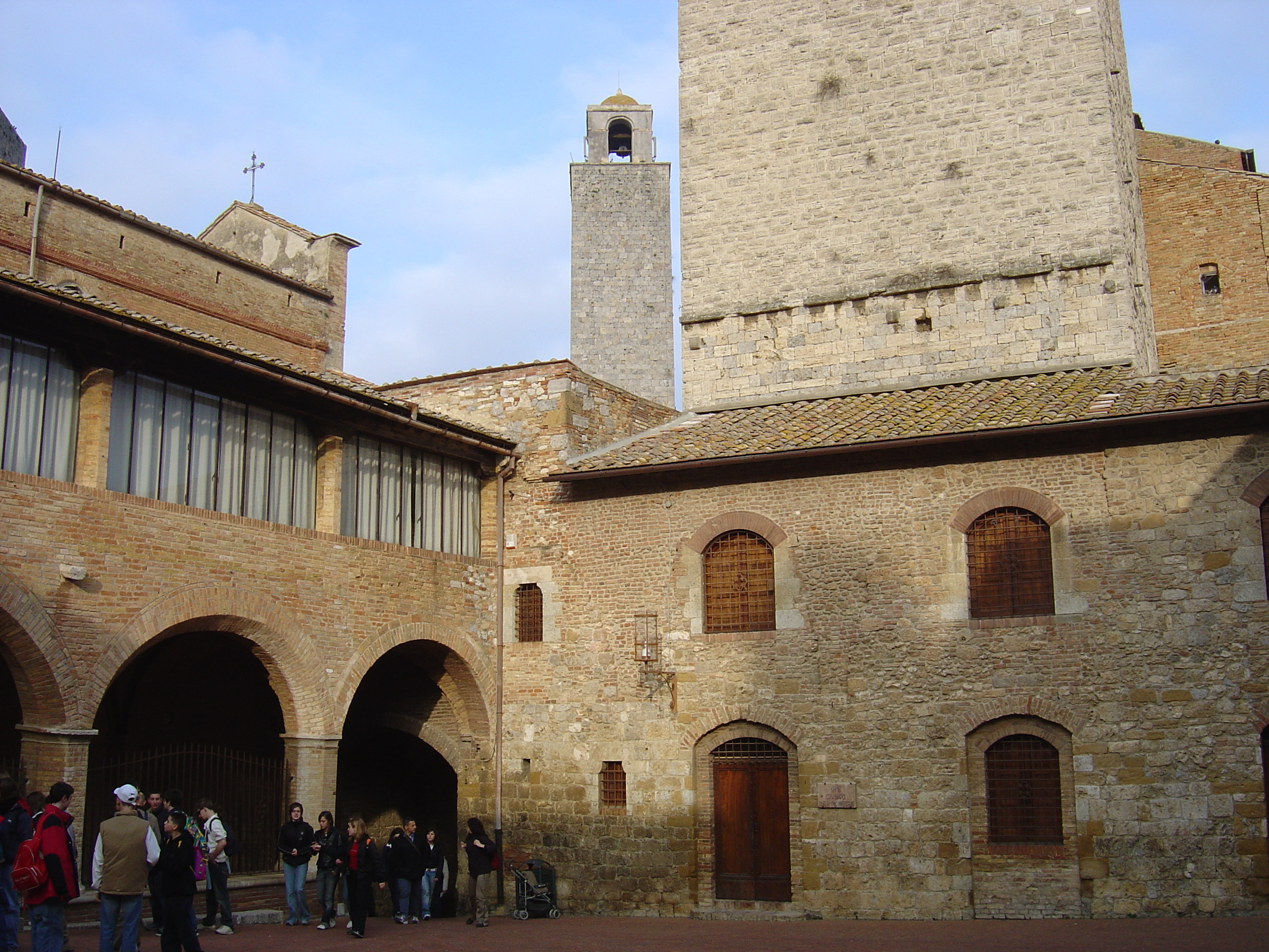 Picture Italy San Gimignano 2004-03 42 - Recreation San Gimignano