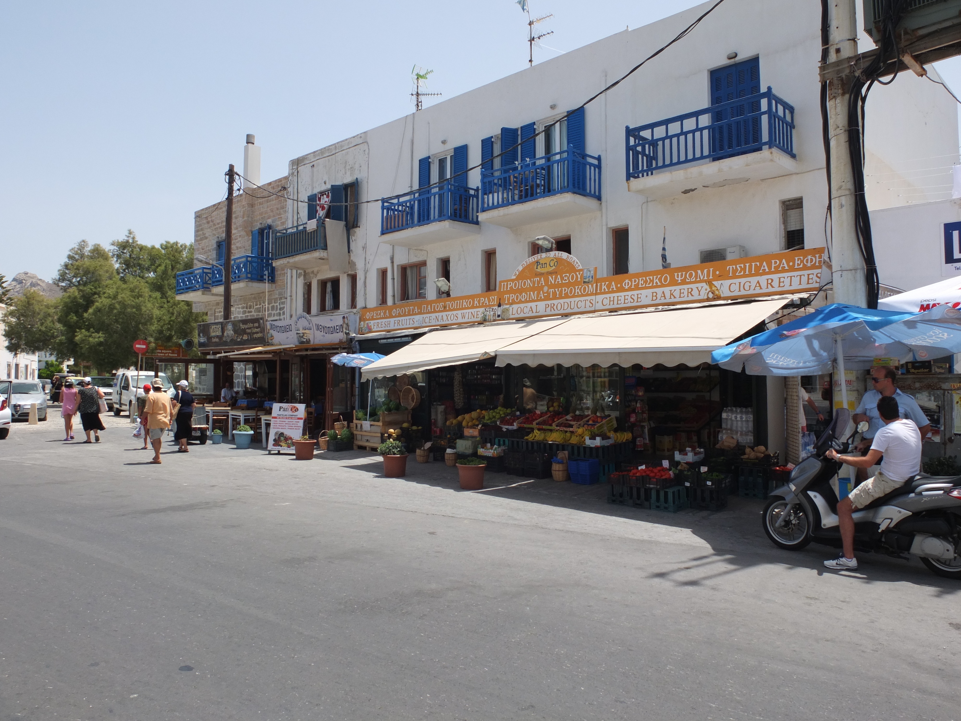 Picture Greece Naxos 2014-07 15 - Center Naxos