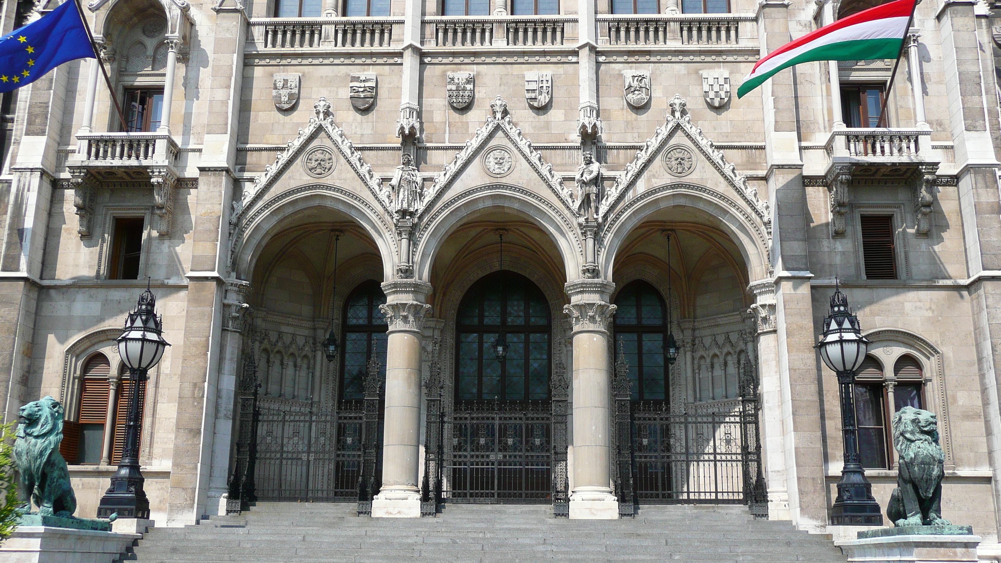 Picture Hungary Budapest Budapest Parliament 2007-06 19 - Tour Budapest Parliament