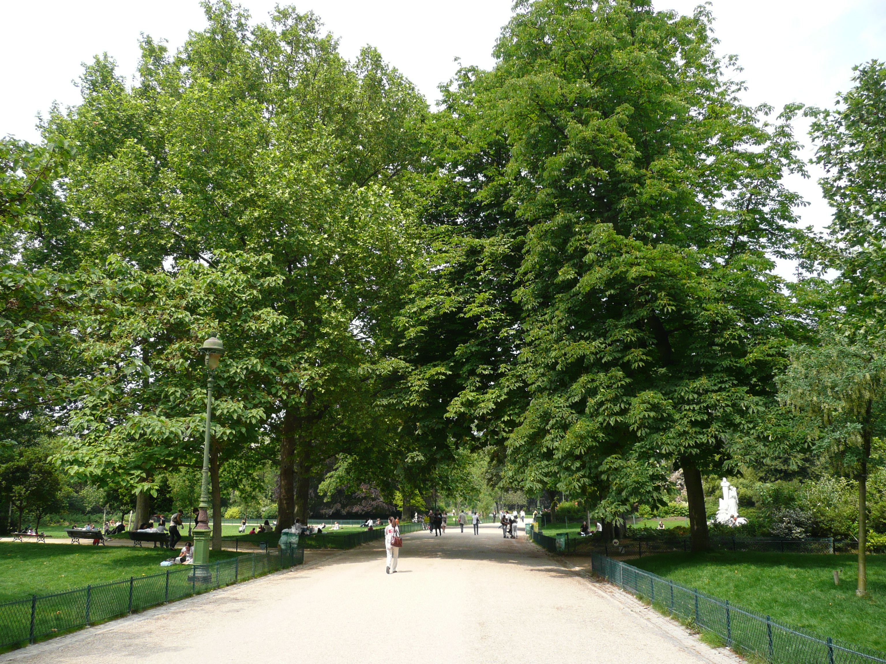 Picture France Paris Monceau Garden 2007-06 23 - History Monceau Garden