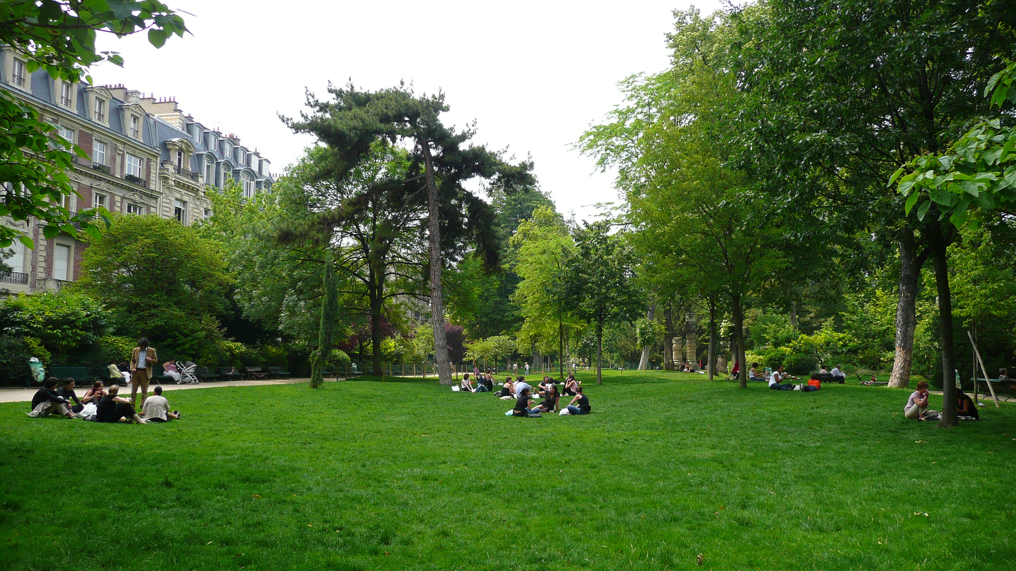 Picture France Paris Monceau Garden 2007-06 25 - Tours Monceau Garden