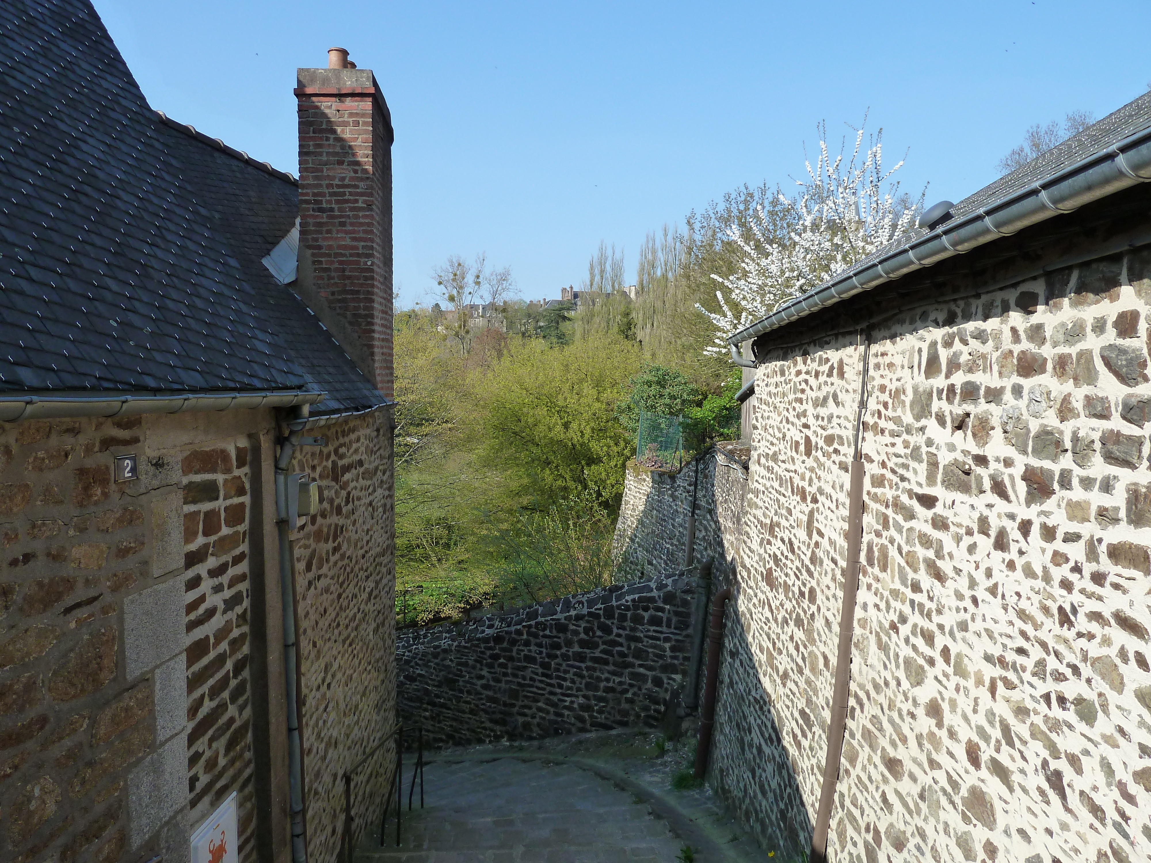 Picture France Fougeres 2010-04 167 - Recreation Fougeres