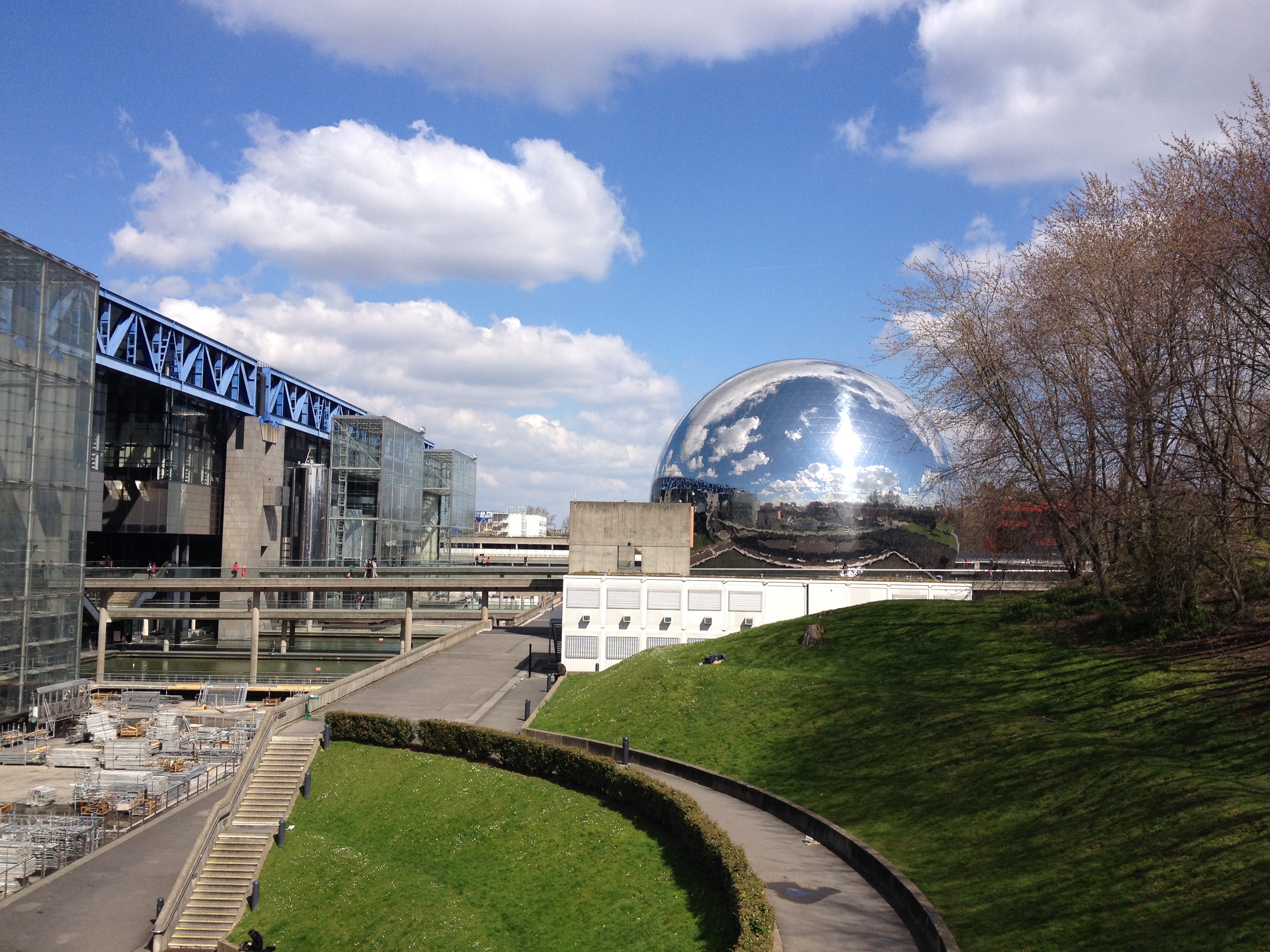 Picture France Paris La Villette Park 2015-04 25 - Tours La Villette Park