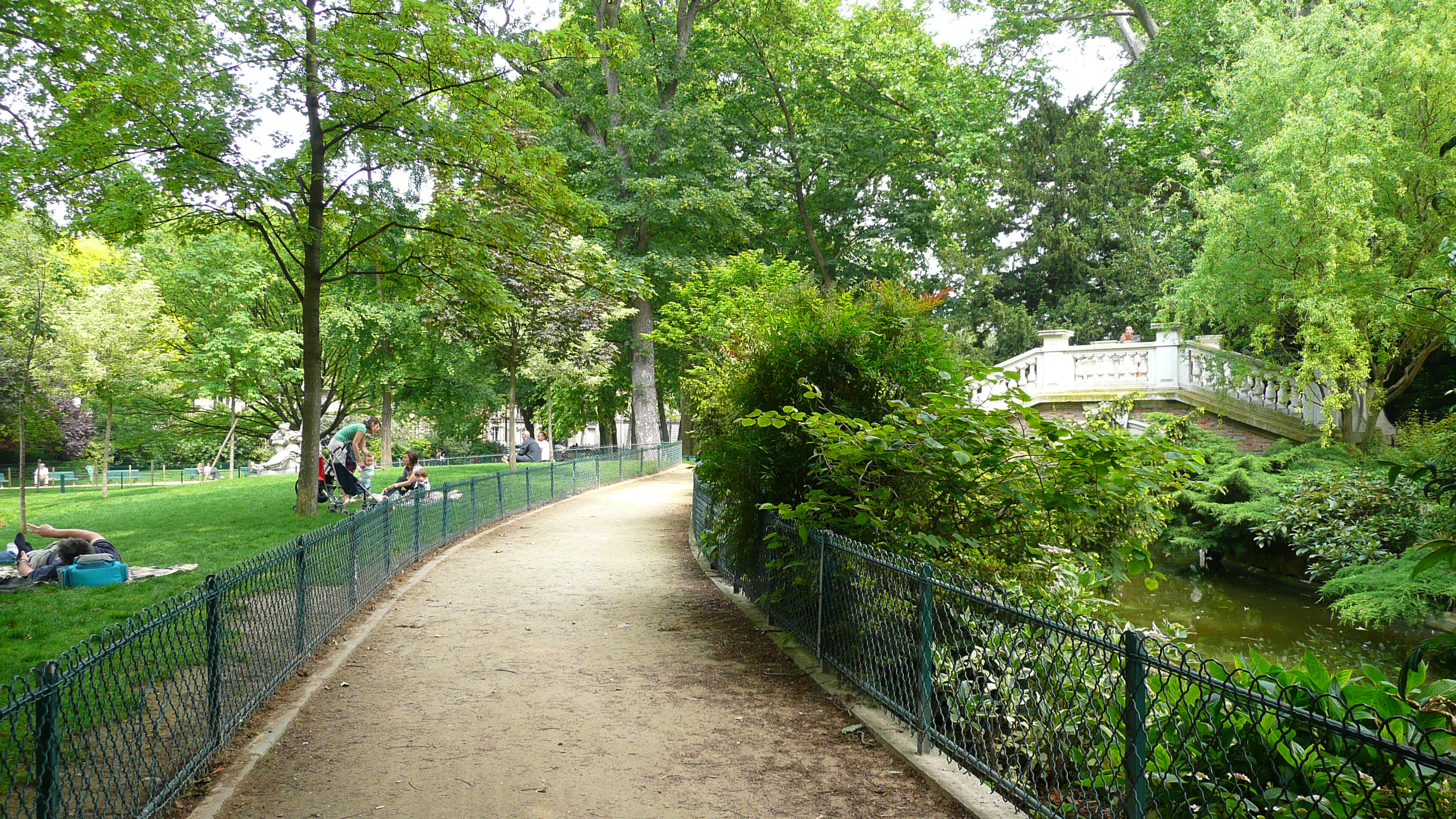 Picture France Paris Monceau Garden 2007-06 15 - History Monceau Garden