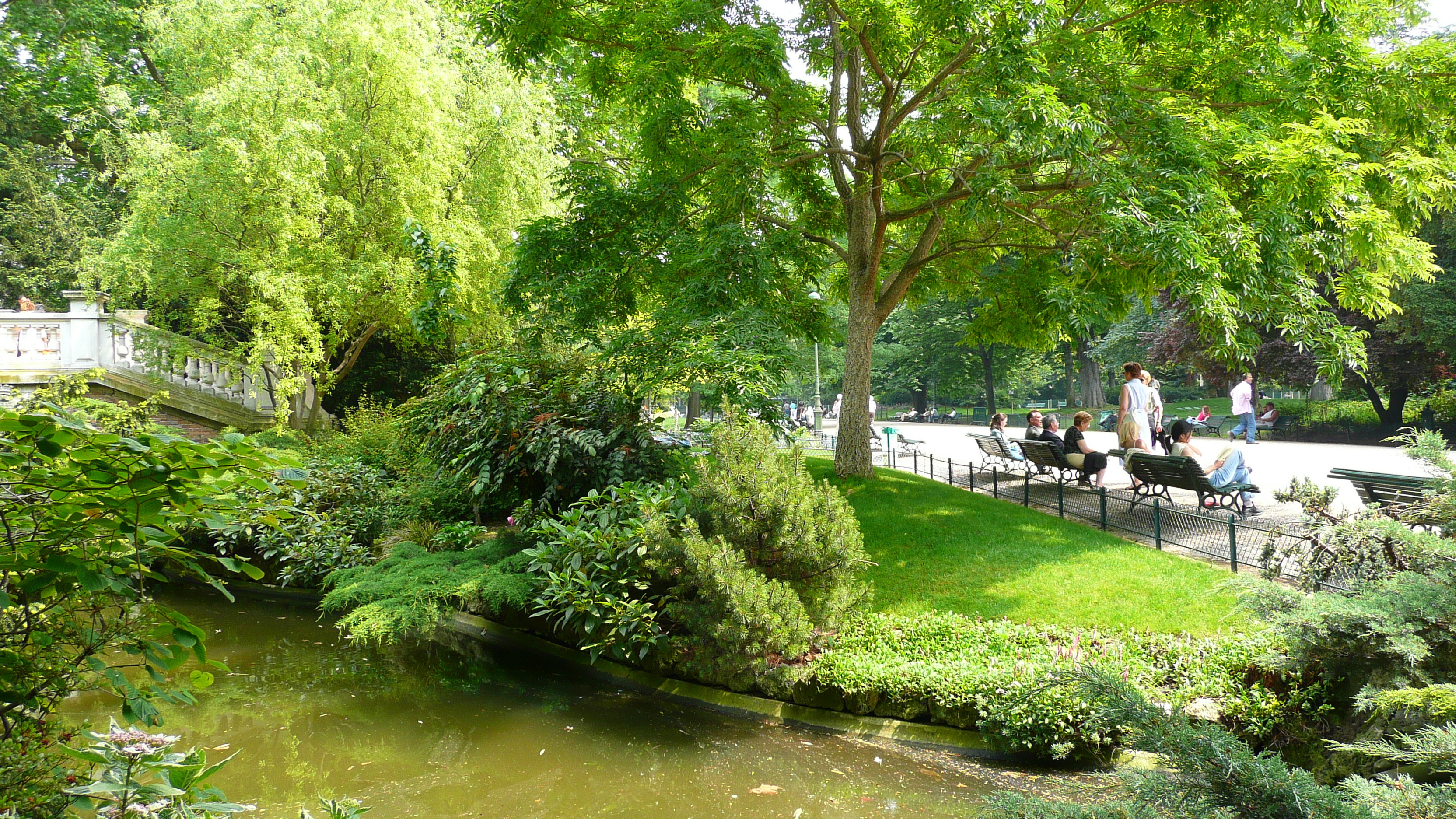 Picture France Paris Monceau Garden 2007-06 24 - Tour Monceau Garden