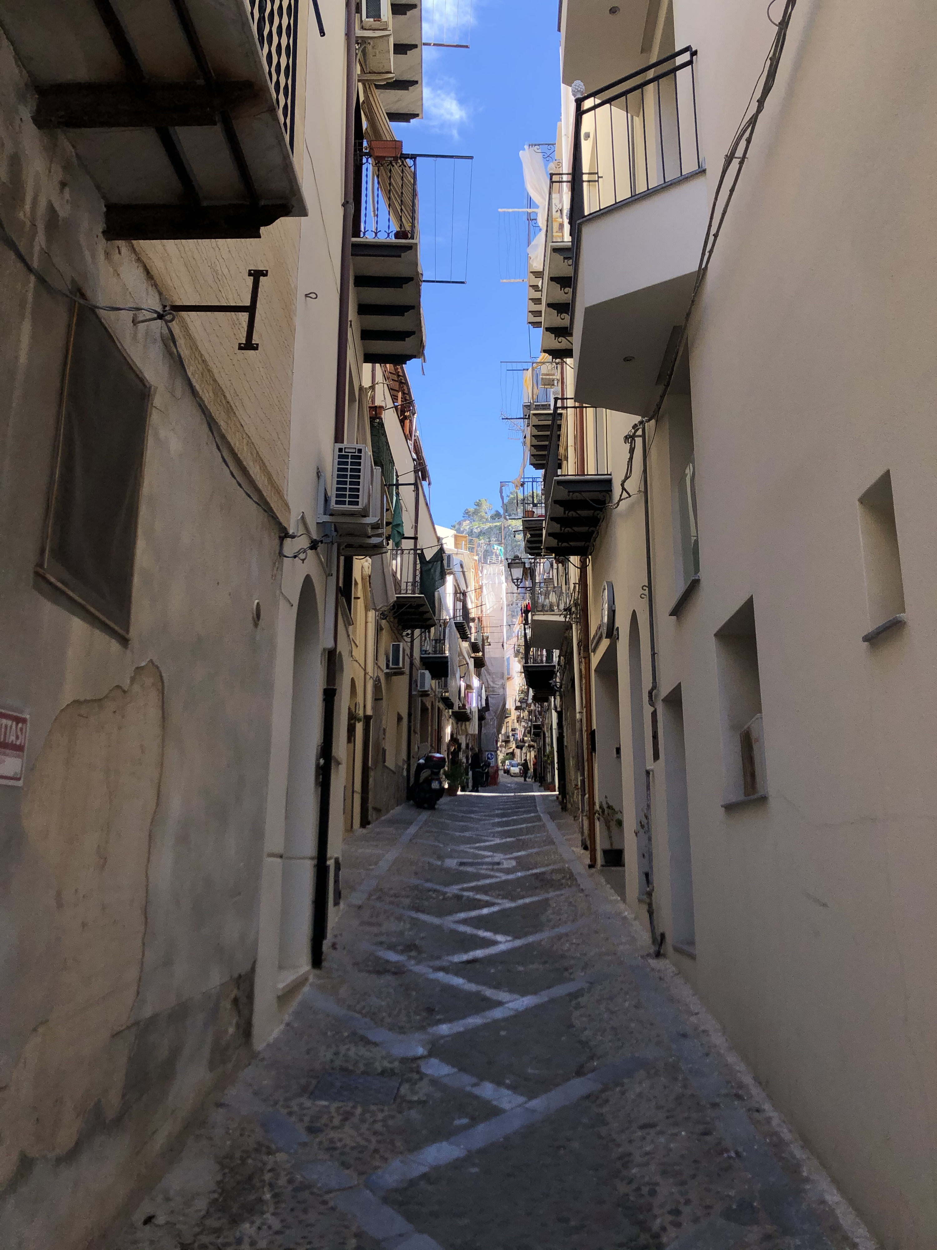 Picture Italy Sicily Cefalu 2020-02 3 - Center Cefalu