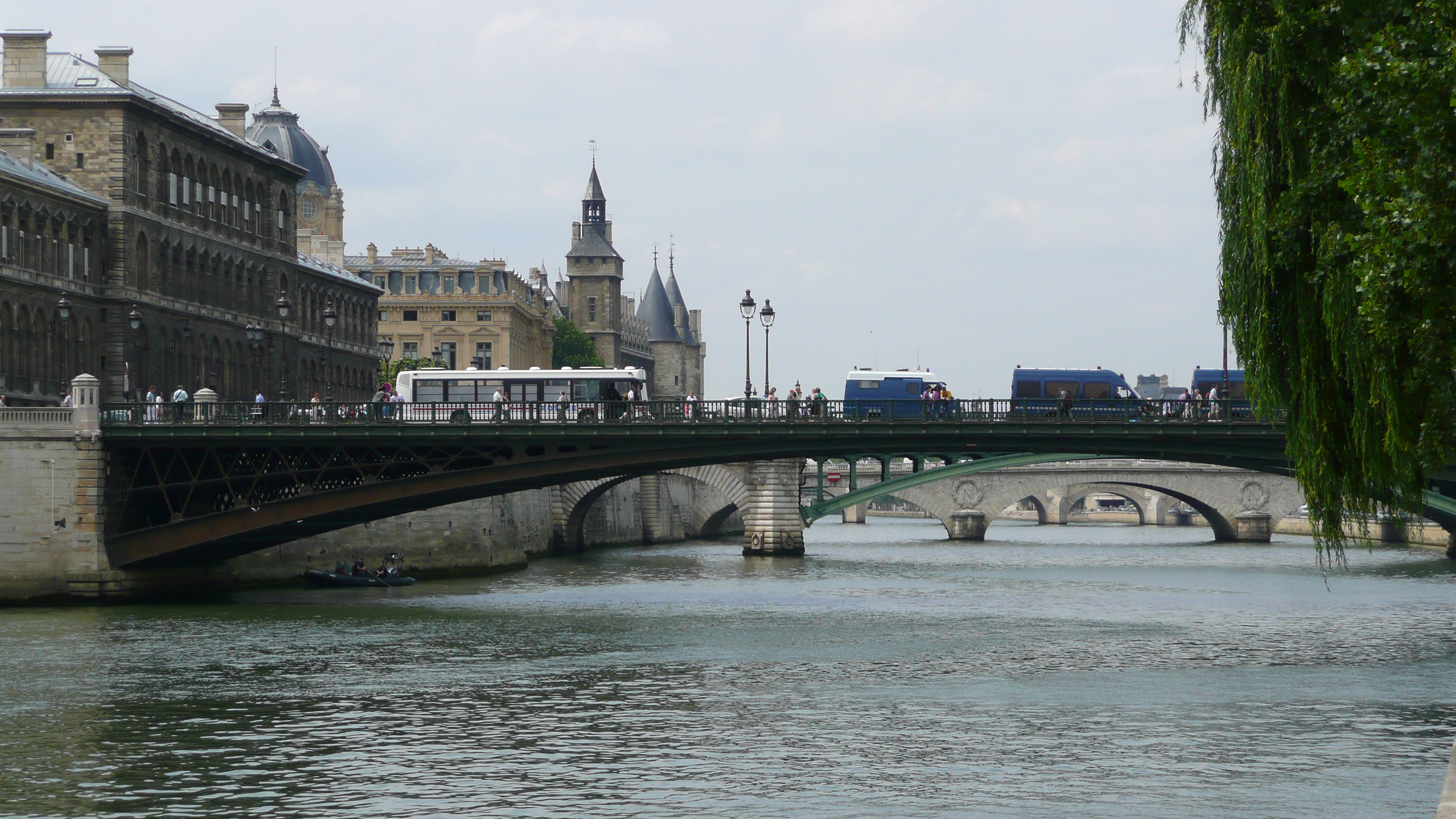 Picture France Paris Seine river 2007-06 184 - Tours Seine river