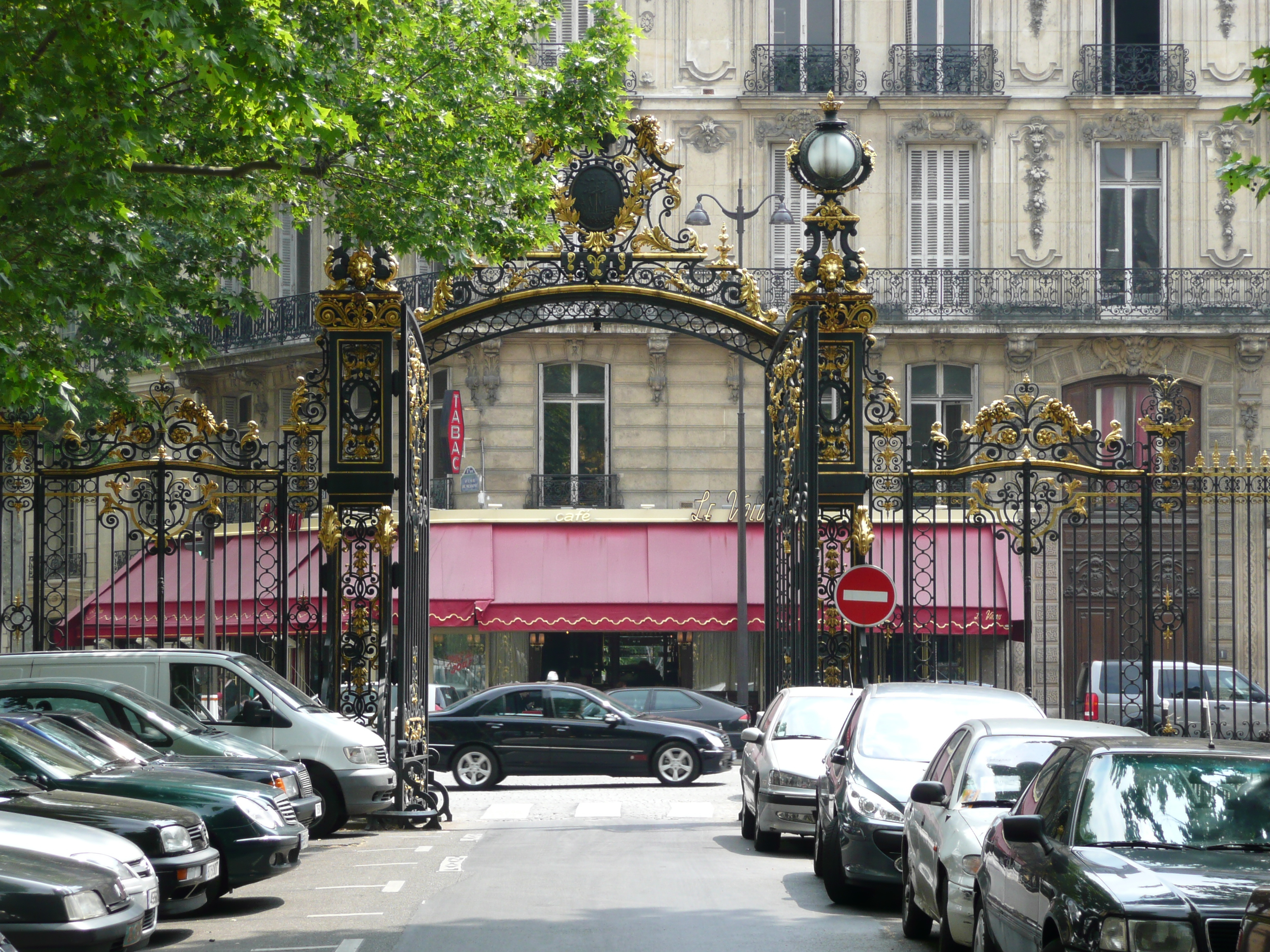 Picture France Paris Monceau Garden 2007-06 6 - Center Monceau Garden