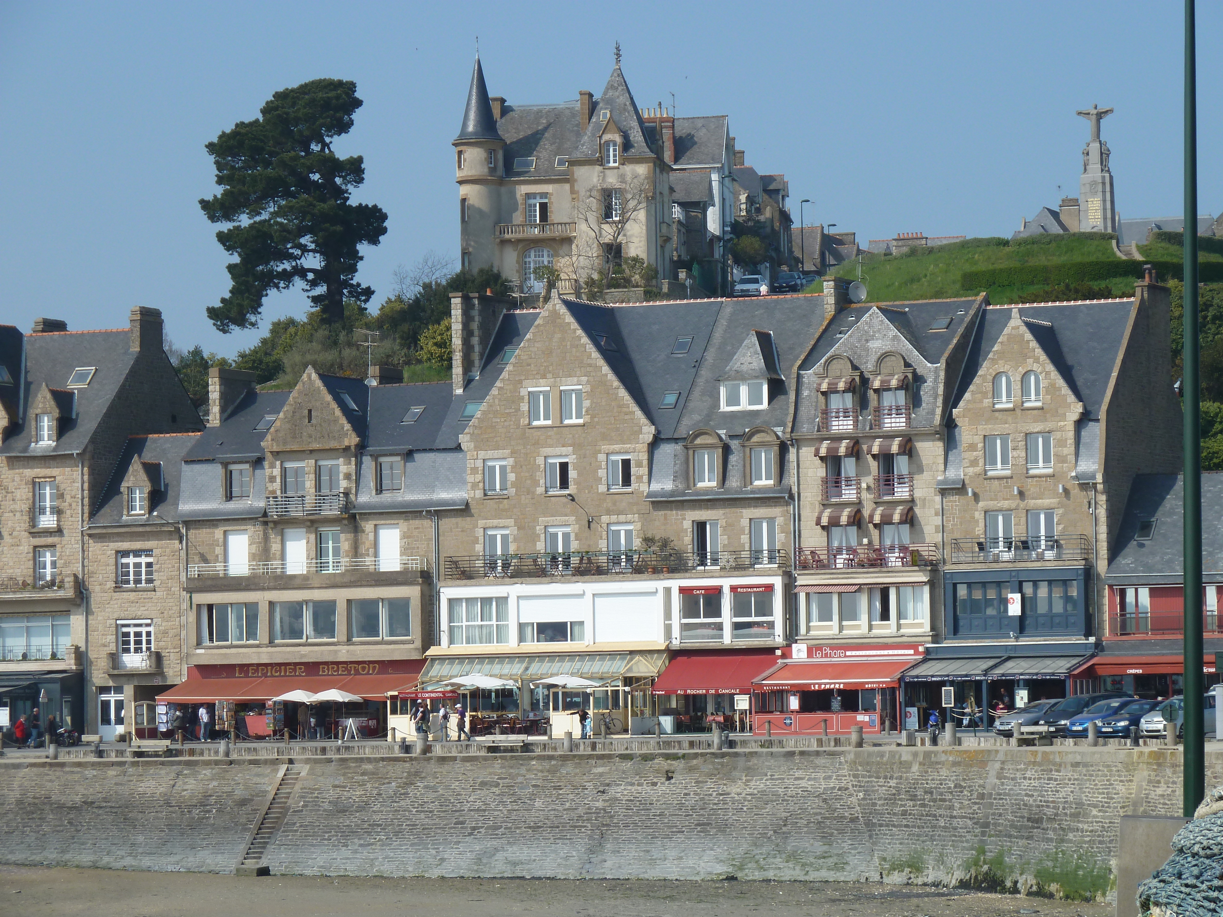 Picture France Cancale 2010-04 16 - Center Cancale