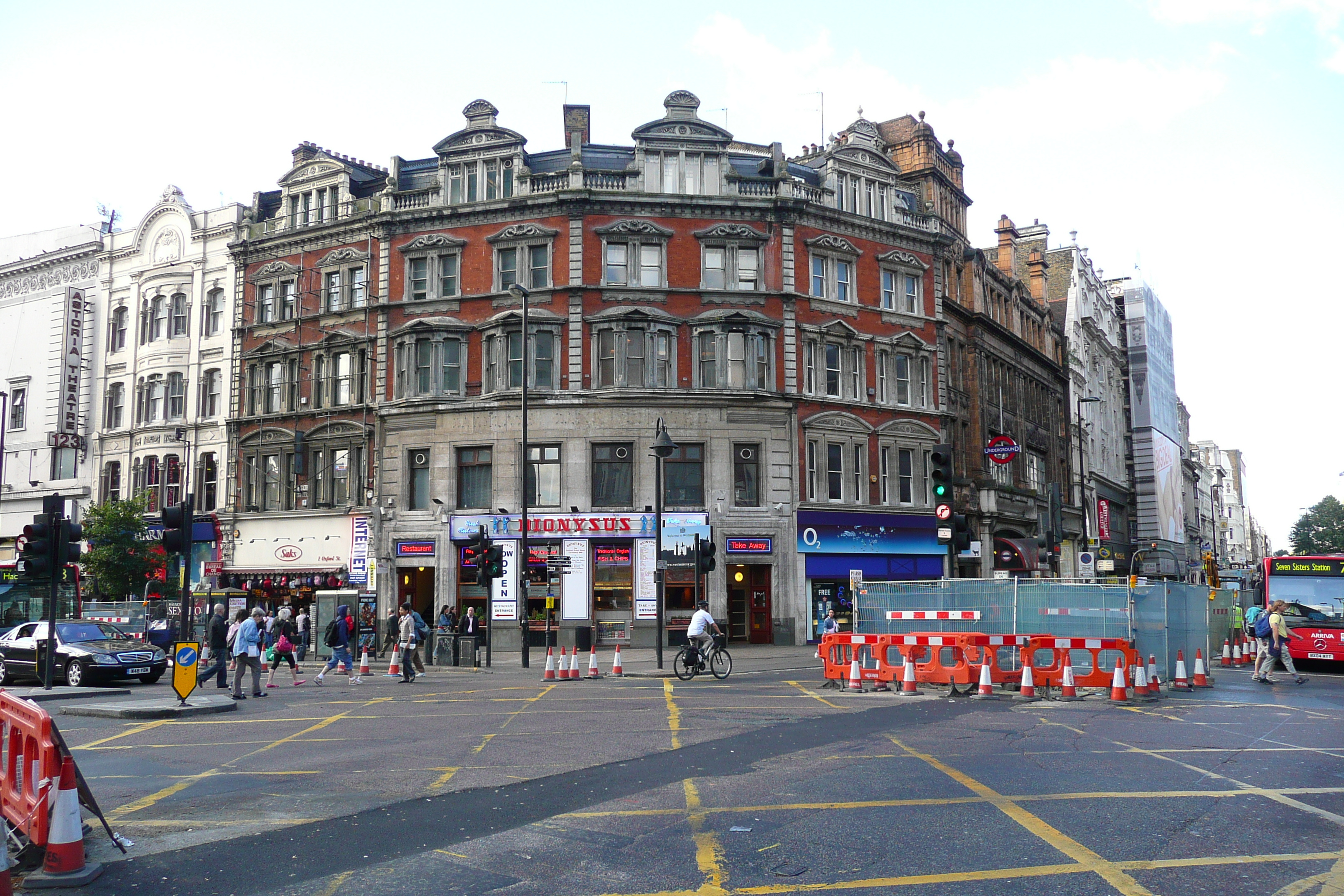 Picture United Kingdom London New Oxford Street 2007-09 23 - Around New Oxford Street