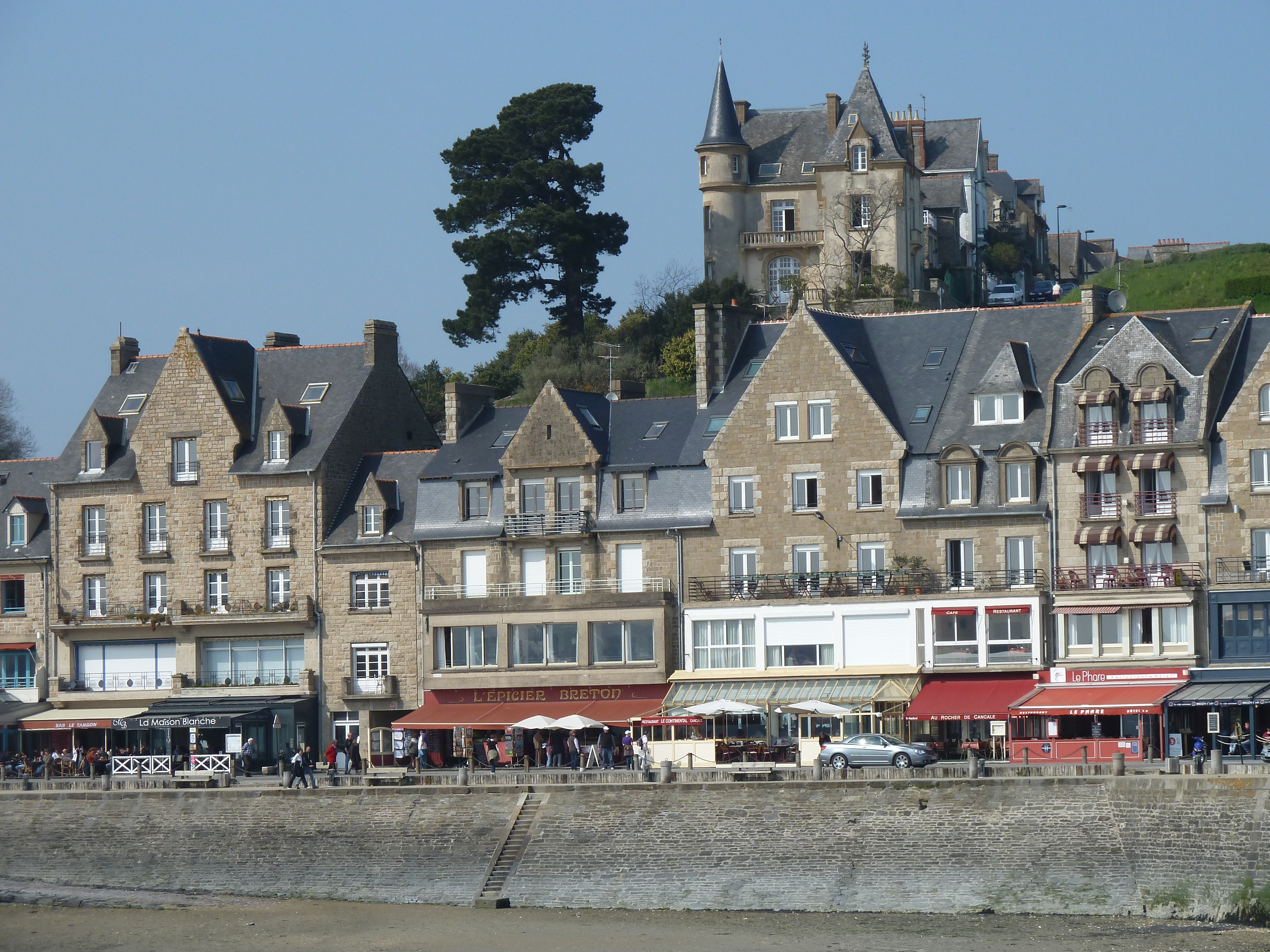 Picture France Cancale 2010-04 33 - Center Cancale