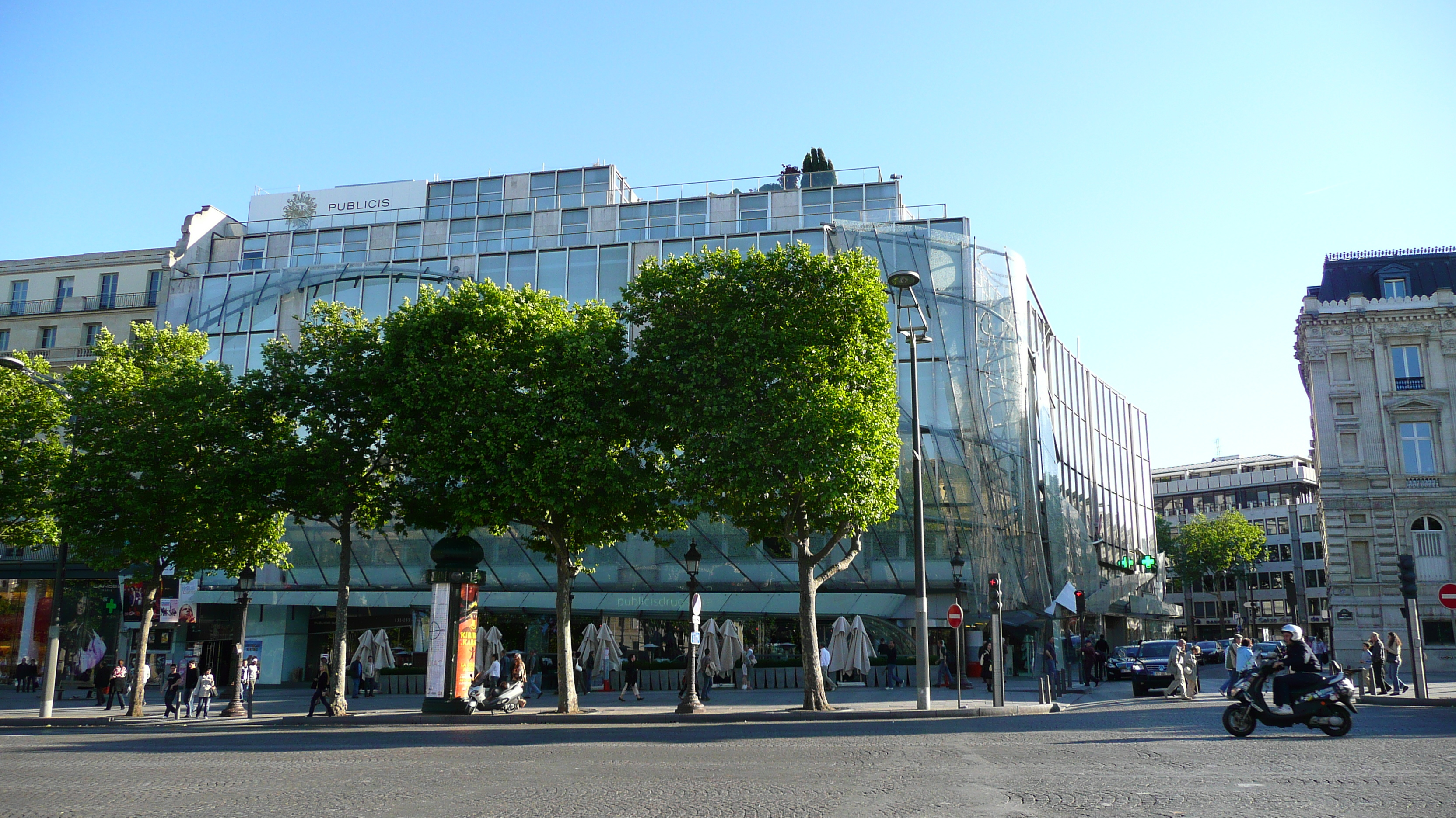 Picture France Paris Champs Elysees 2007-04 146 - Discovery Champs Elysees