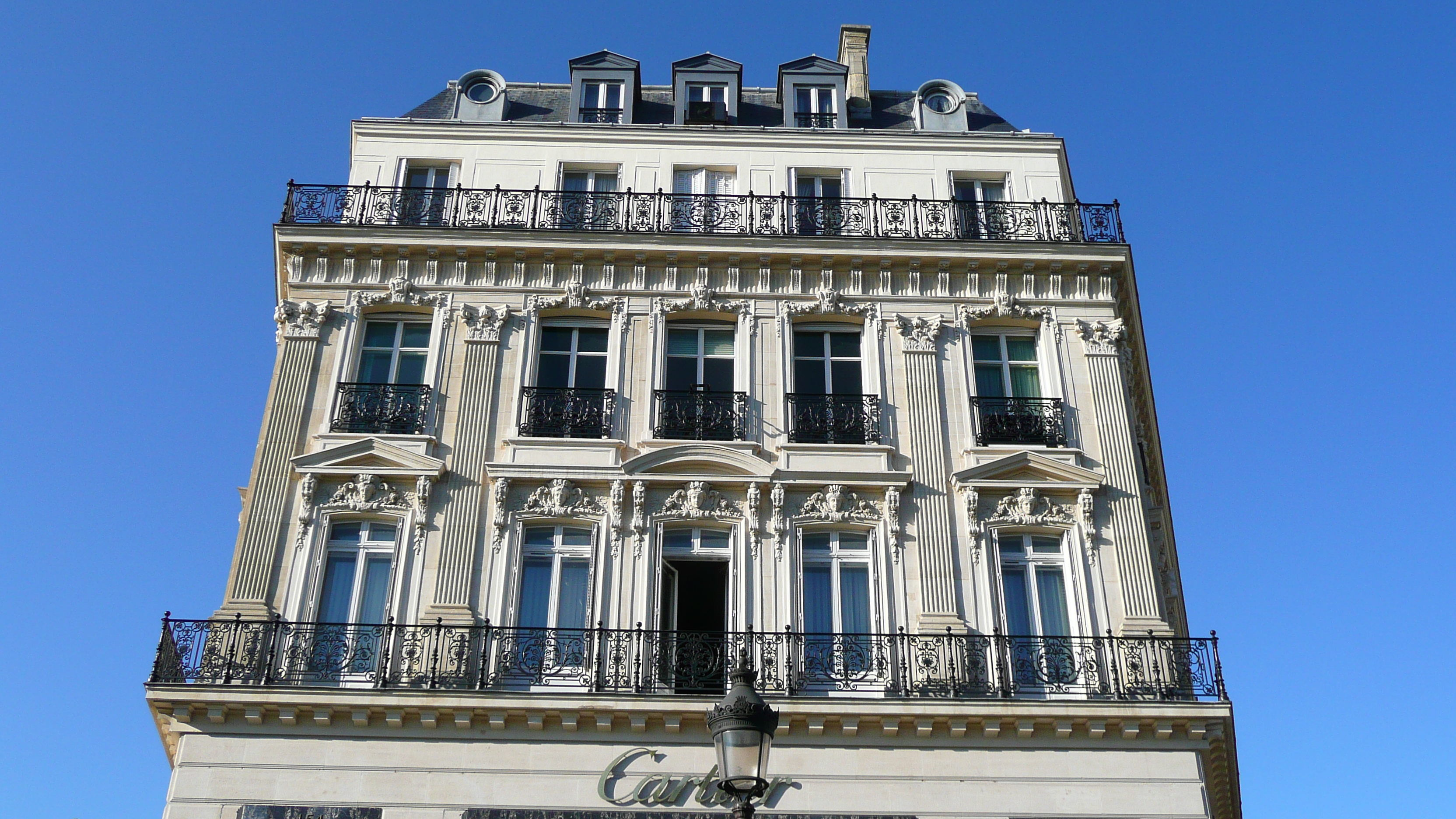 Picture France Paris Champs Elysees 2007-04 0 - Center Champs Elysees