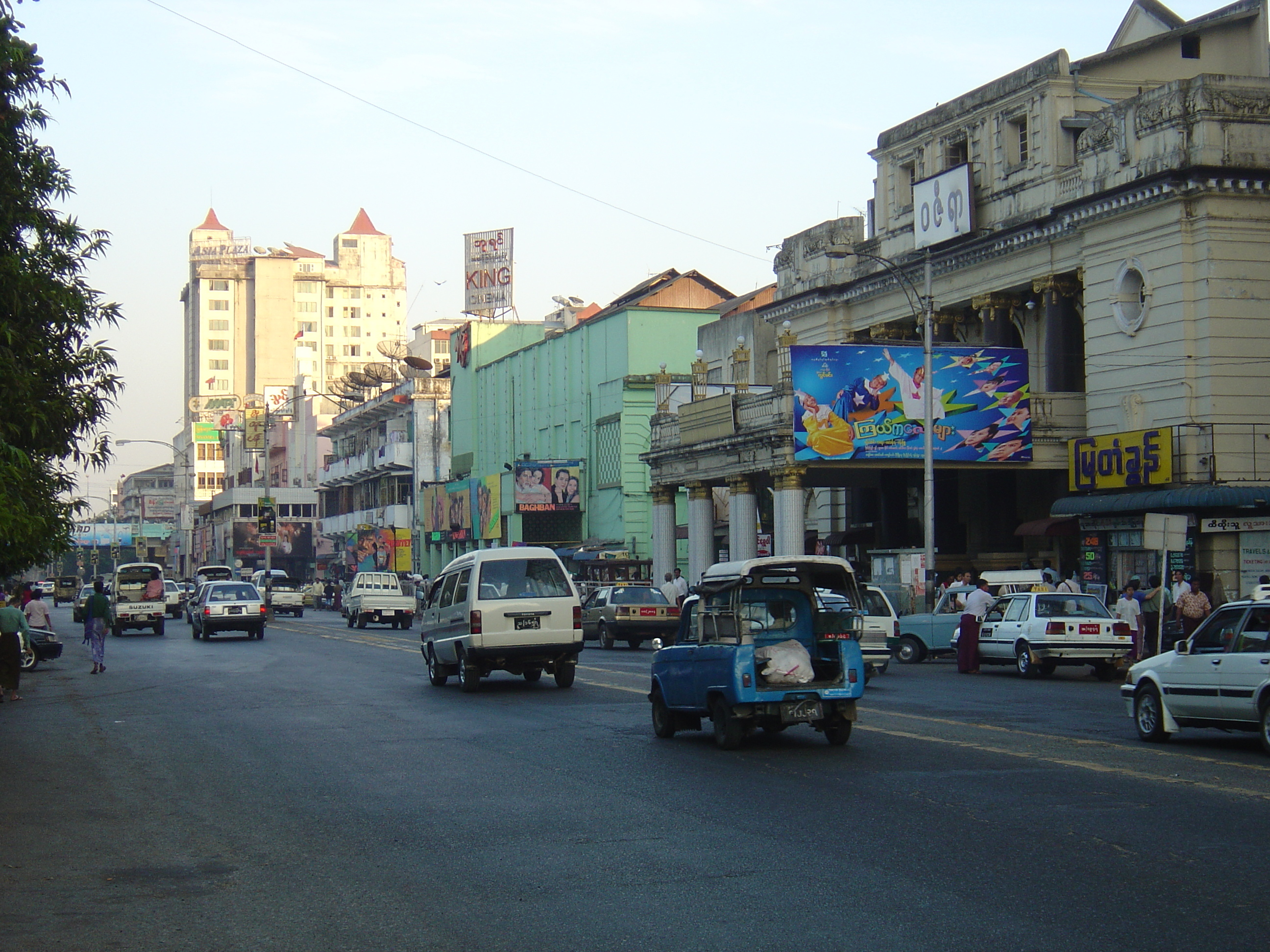 Picture Myanmar Yangon 2005-01 42 - Tours Yangon