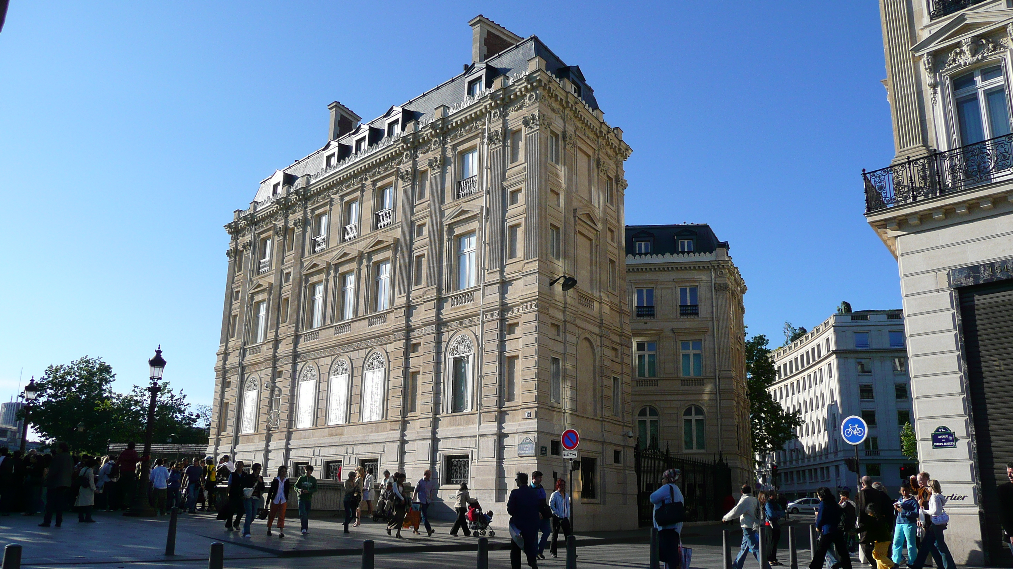 Picture France Paris Champs Elysees 2007-04 40 - Tour Champs Elysees