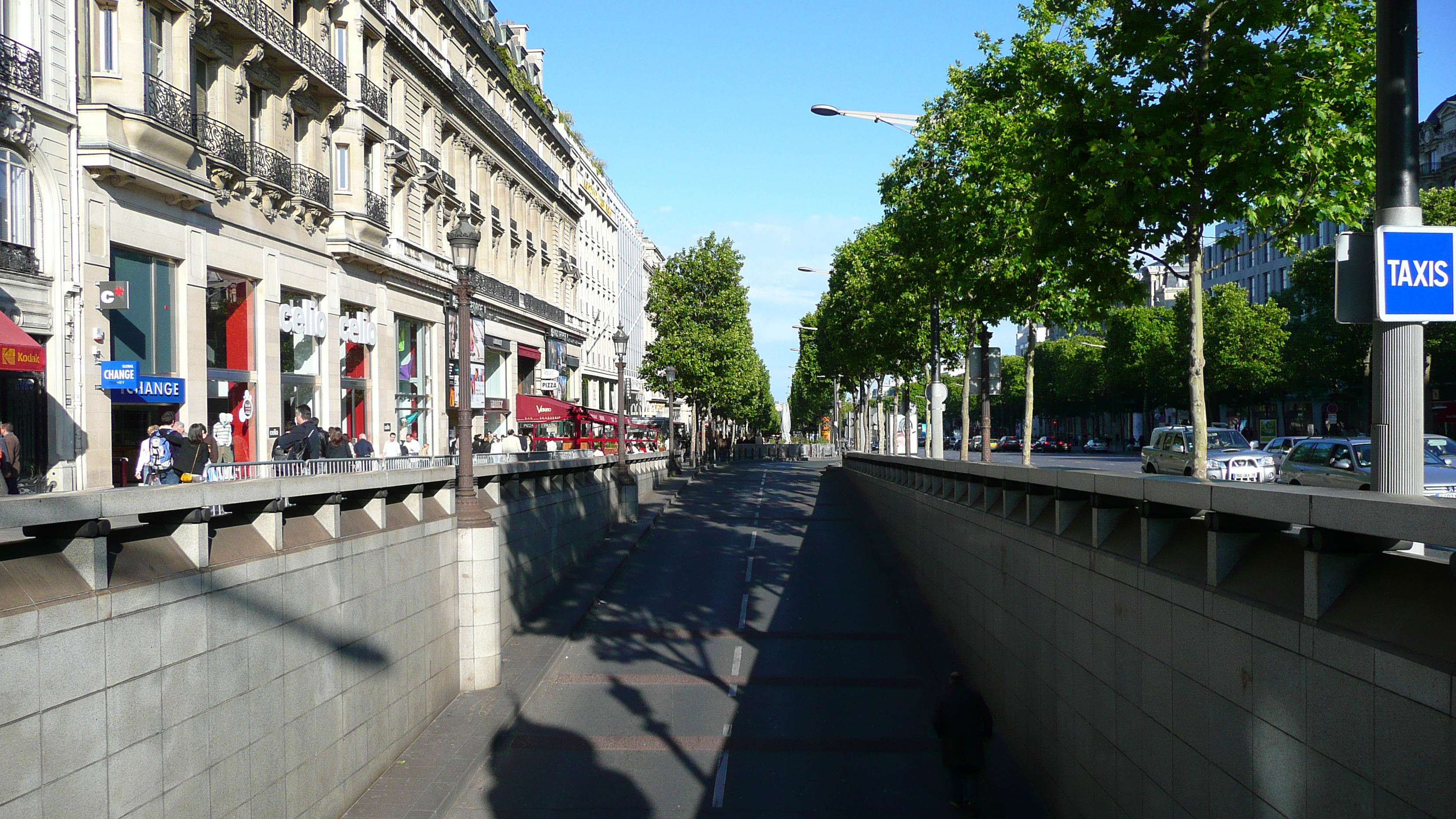 Picture France Paris Champs Elysees 2007-04 28 - History Champs Elysees