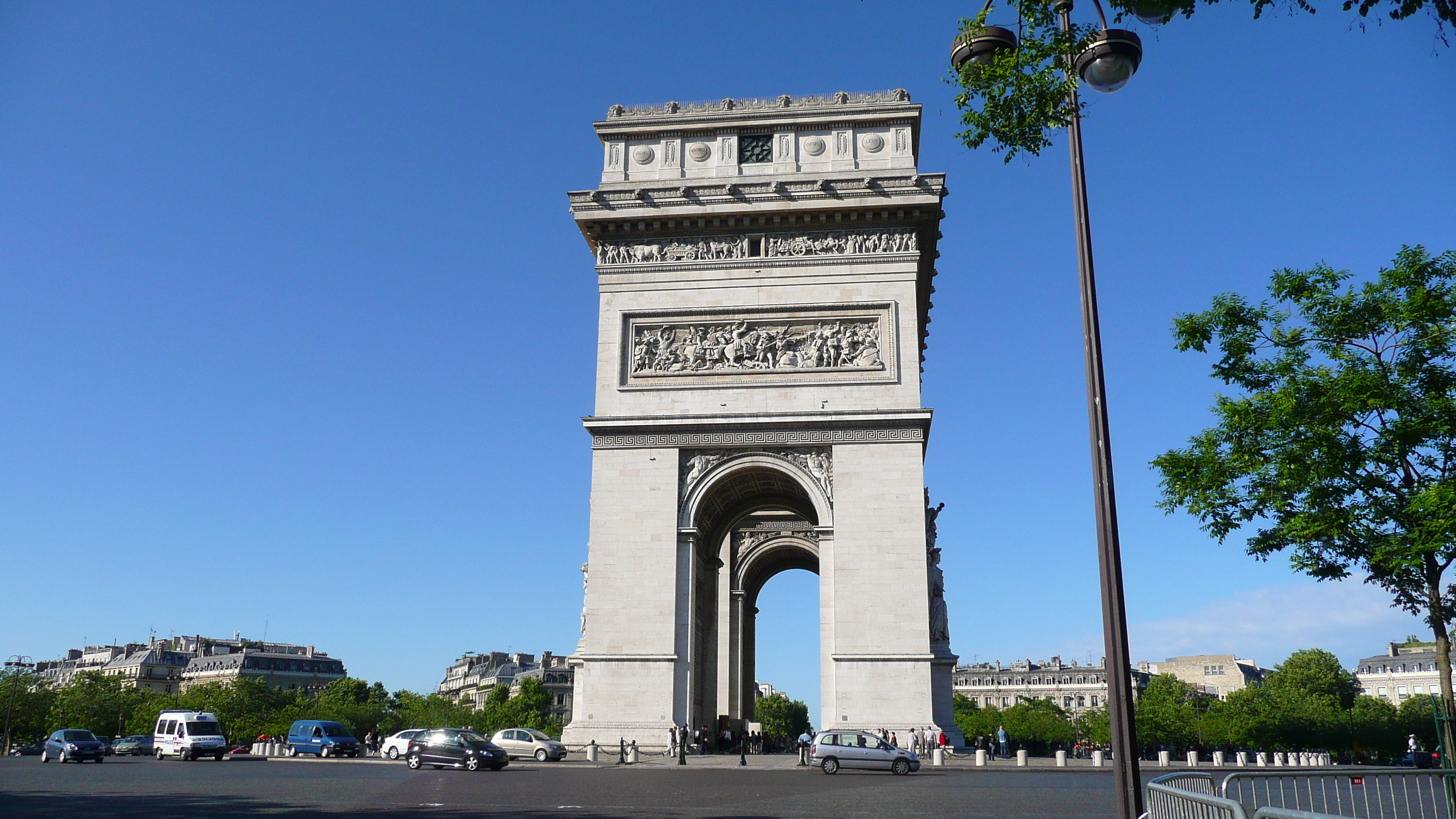 Picture France Paris Etoile and Arc de Triomphe 2007-05 30 - Tours Etoile and Arc de Triomphe