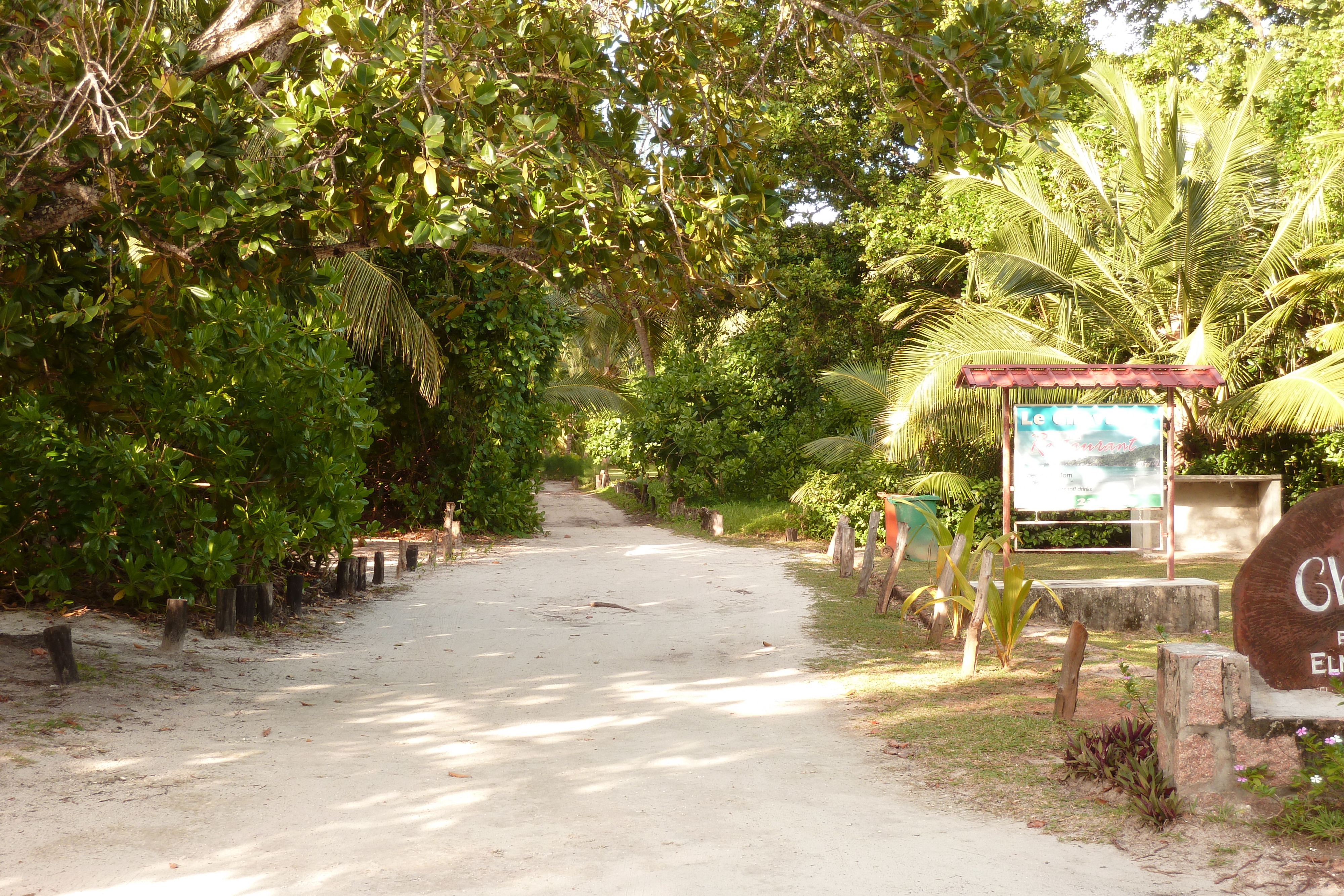 Picture Seychelles Anse Lazio 2011-10 32 - Center Anse Lazio