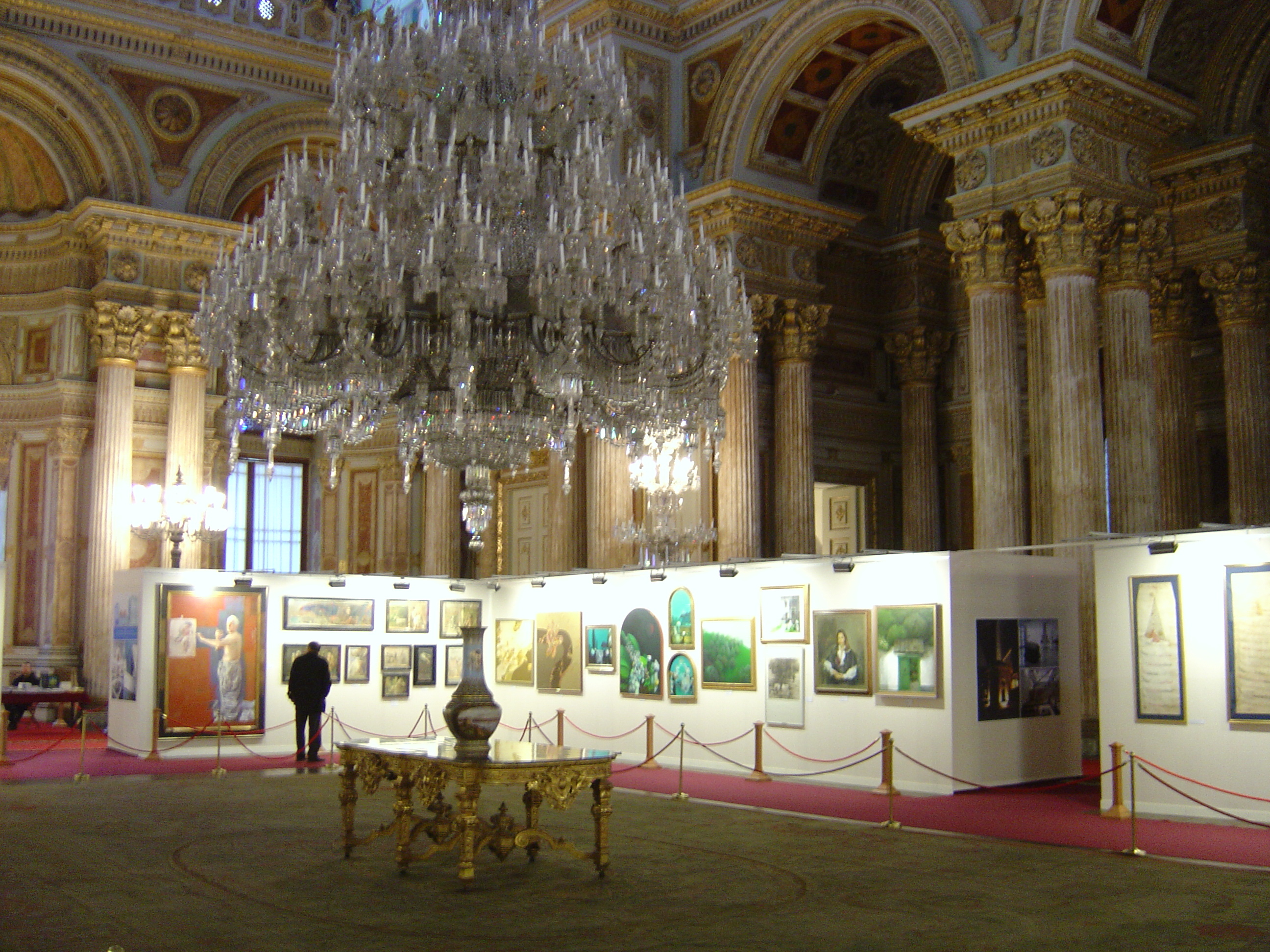 Picture Turkey Istanbul Dolmabahce Palace 2004-12 22 - Discovery Dolmabahce Palace