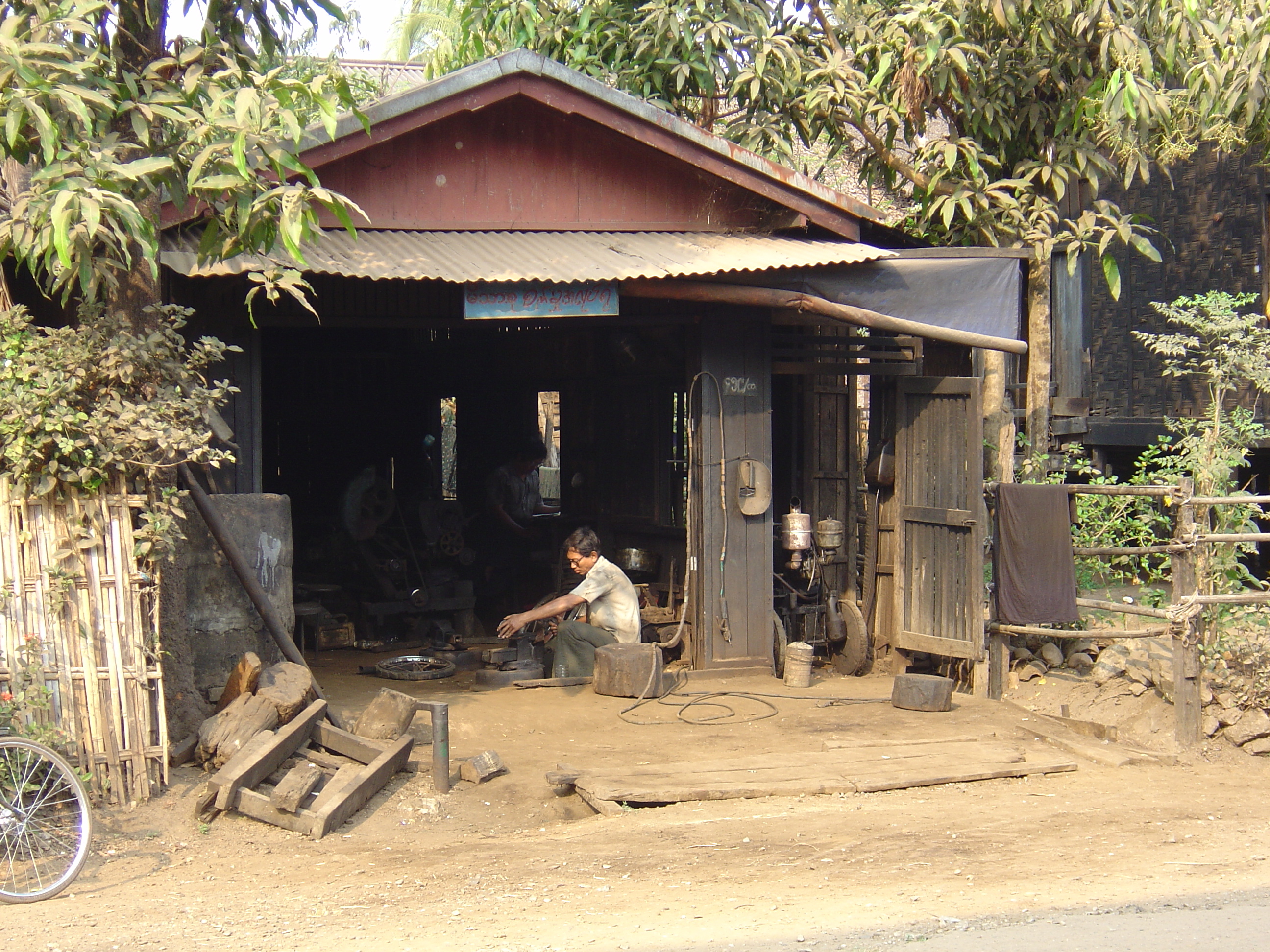 Picture Myanmar Dawei (TAVOY) 2005-01 14 - Recreation Dawei (TAVOY)