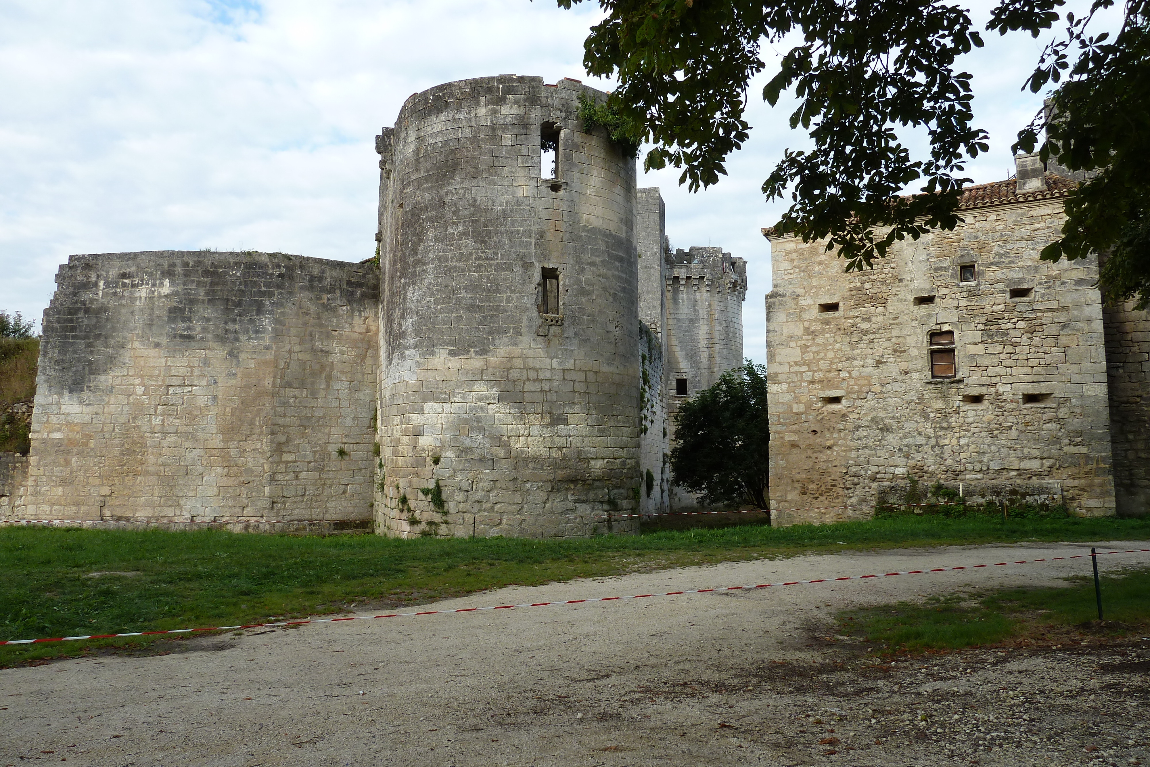 Picture France Mareuil castle 2010-08 4 - Journey Mareuil castle