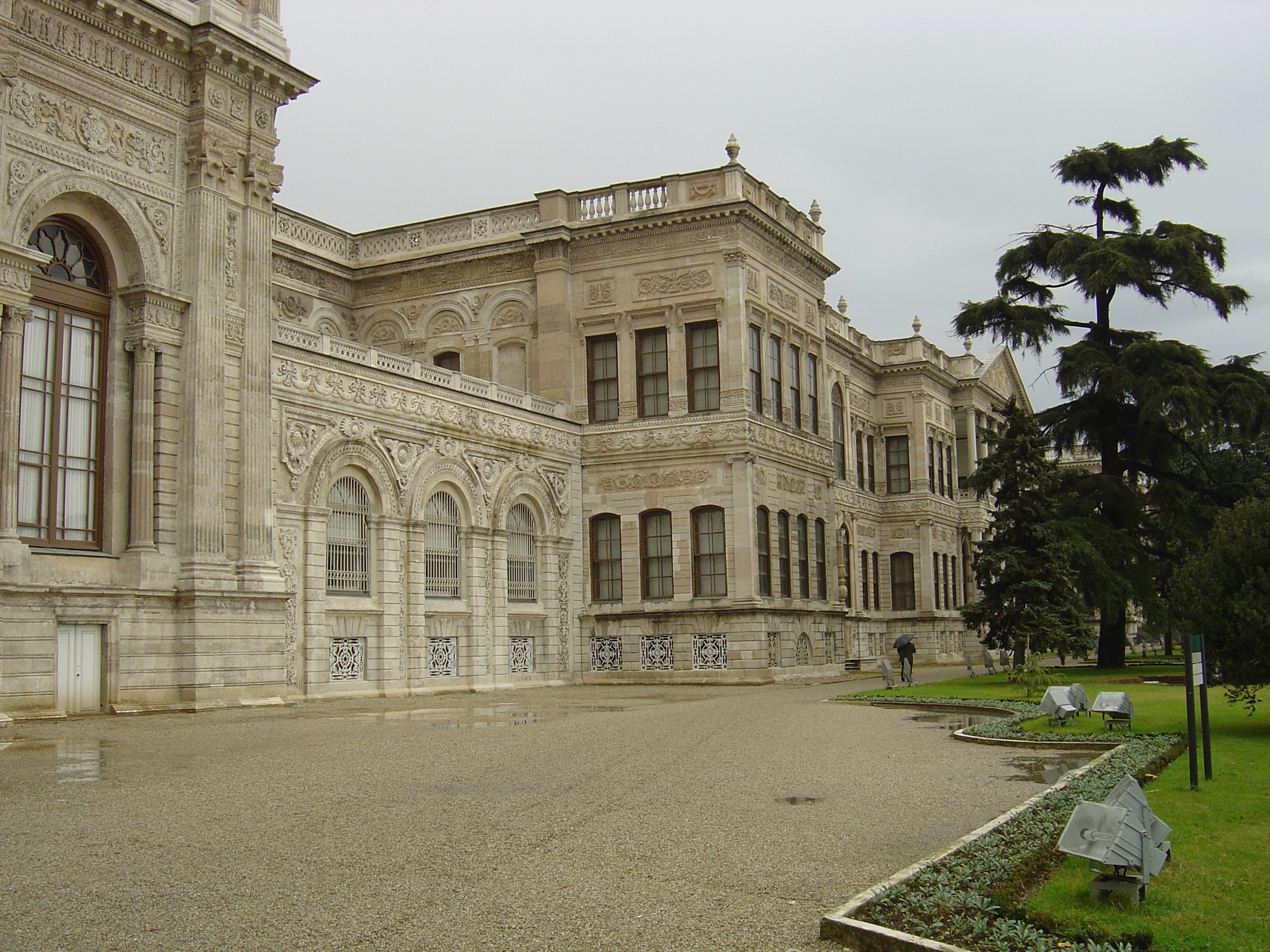 Picture Turkey Istanbul Dolmabahce Palace 2004-12 20 - Recreation Dolmabahce Palace